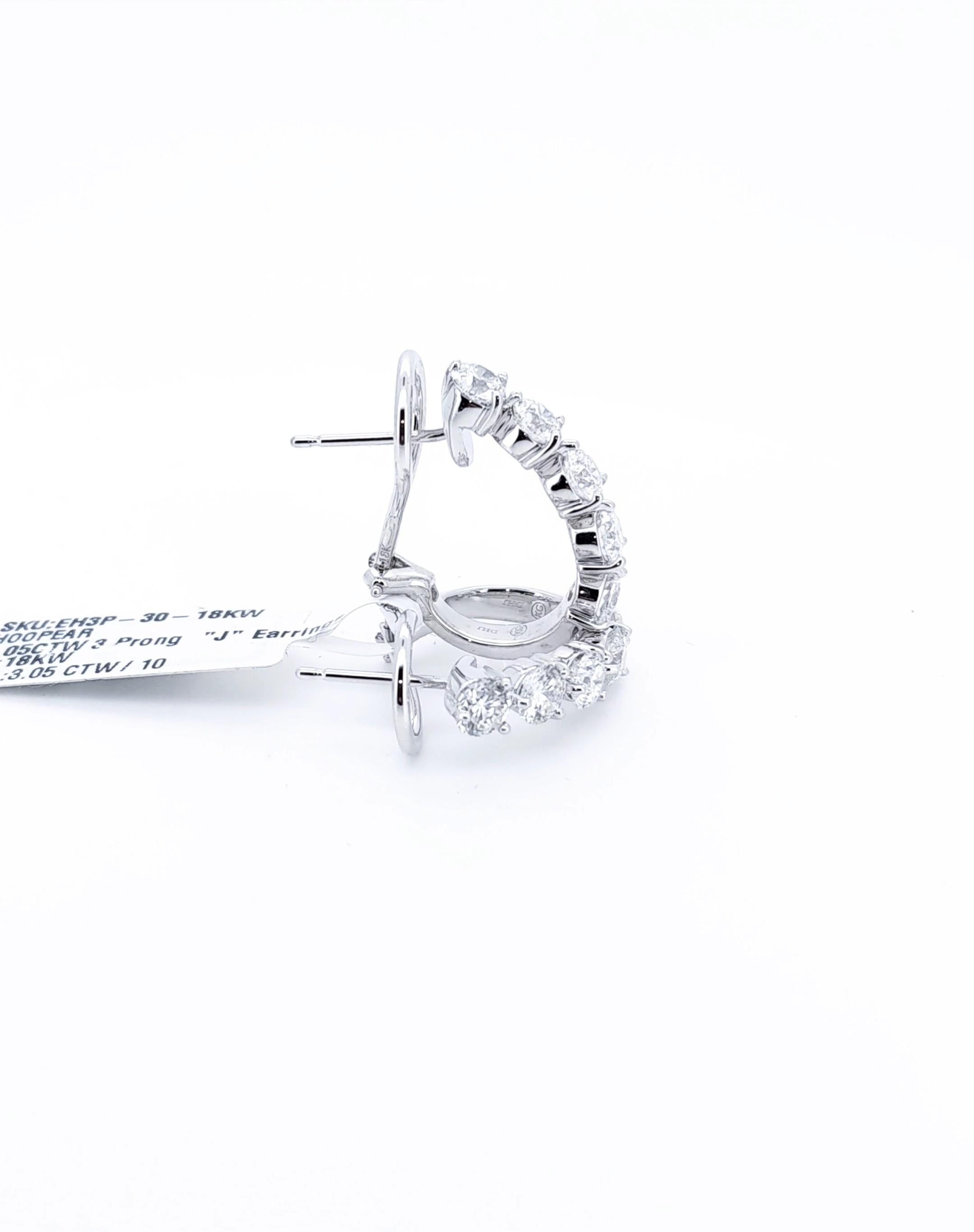 Orecchini a cerchio a pera con cinque diamanti naturali da 3,05 carati in oro bianco 18 ct. in vendita 1