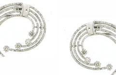3.05 carats of White diamond Earrings