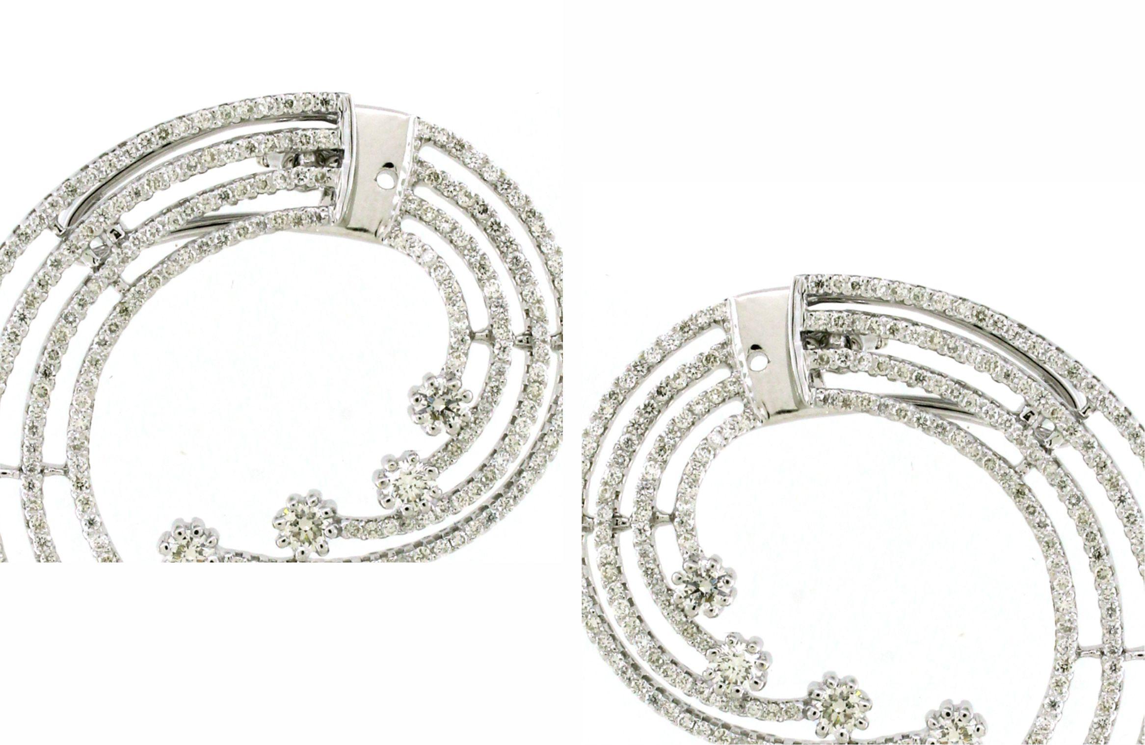 Modern 3.05 carats of White diamond Earrings For Sale
