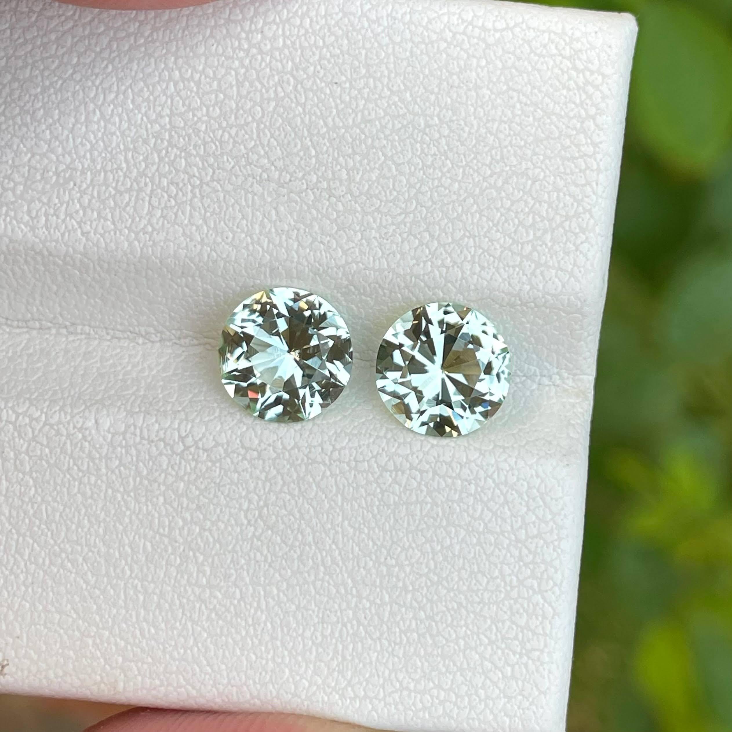 Moderne Paire de tourmalines afghanes taille ronde en forme de mer de 3,05 carats en vente