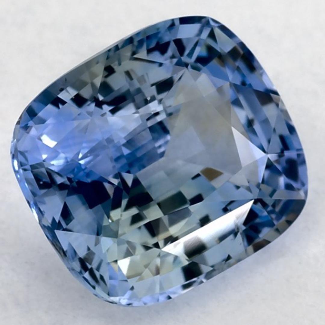 Una piedra de nacimiento de septiembre muy preciosa con un encantador color azul. Se cree que traen buena suerte y fortuna a la vida.
Explora la vibrante colección de esmeraldas, rubíes y zafiros de nuestra tienda, disponibles como gemas sueltas y