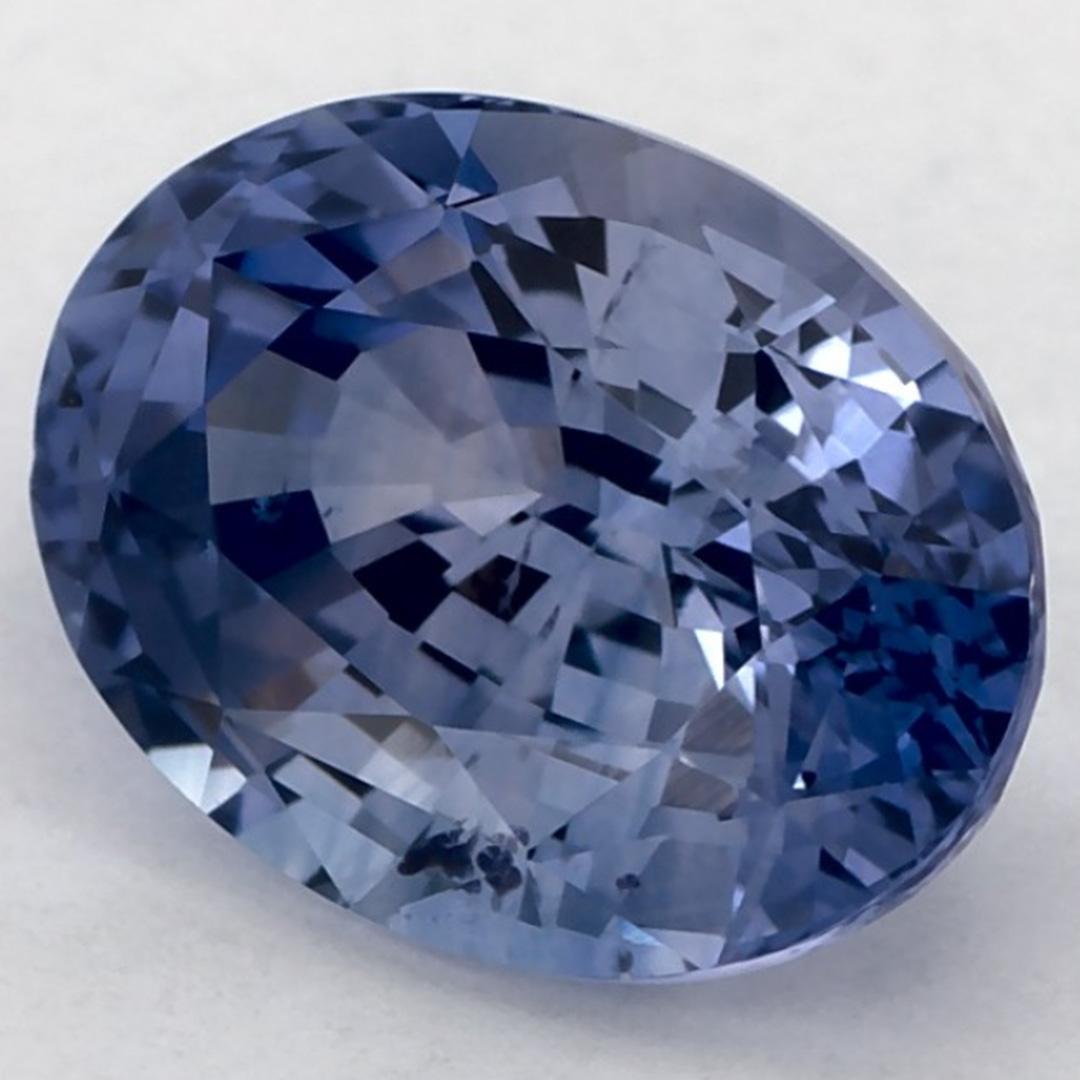 Dieser natürliche blaue Saphir bietet Eleganz und Raffinesse. Mit seiner satten Farbsättigung und seinem präzisen Schliff ist er der perfekte Mittelpunkt für einen Verlobungsring oder ein luxuriöses Schmuckdesign.

Dieser Saphir stammt aus Sri Lanka