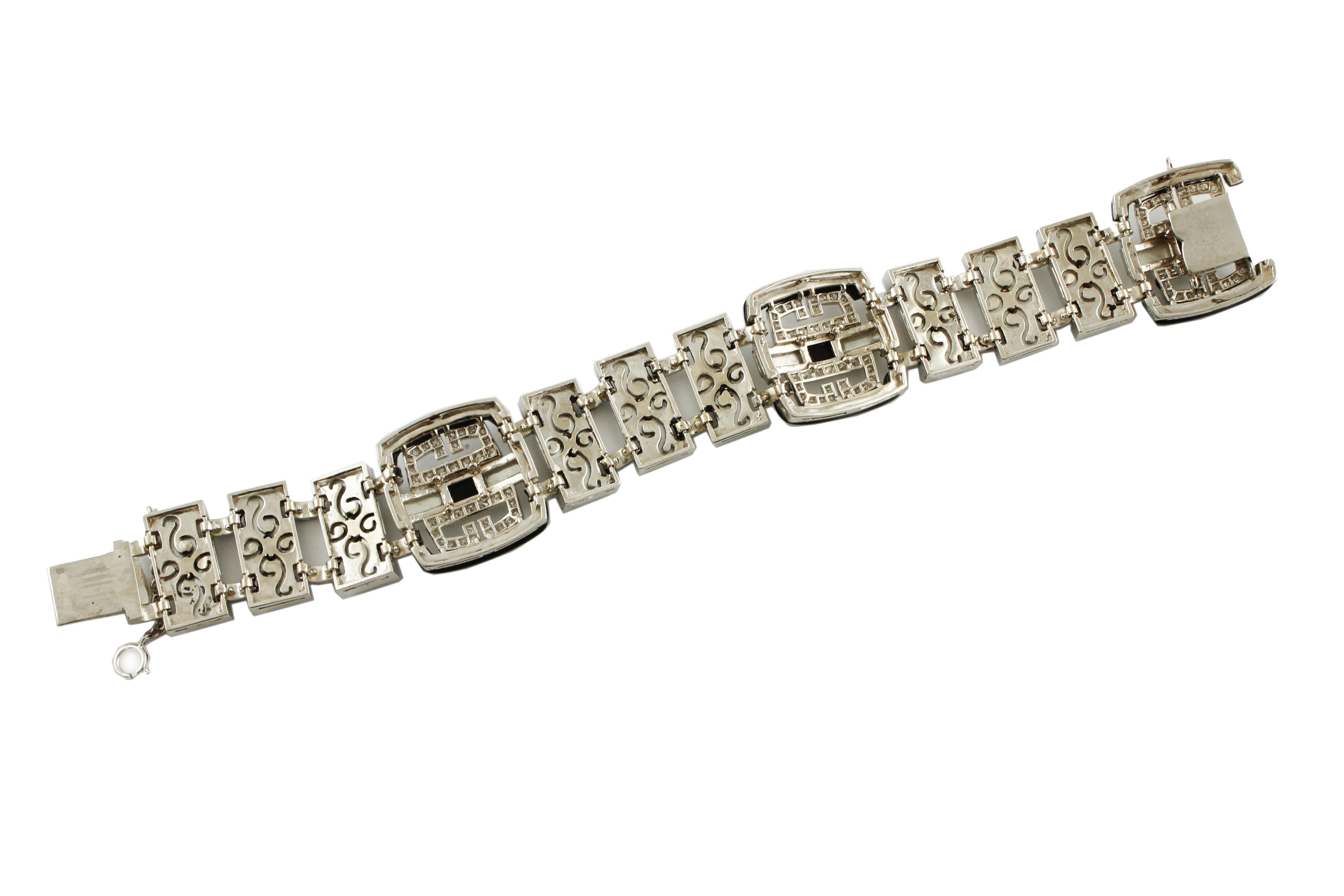 Brilliant Cut 3.05 Carat Diamonds, 5.6 G Onyx and White Stones White Gold Retrò Bracelet For Sale