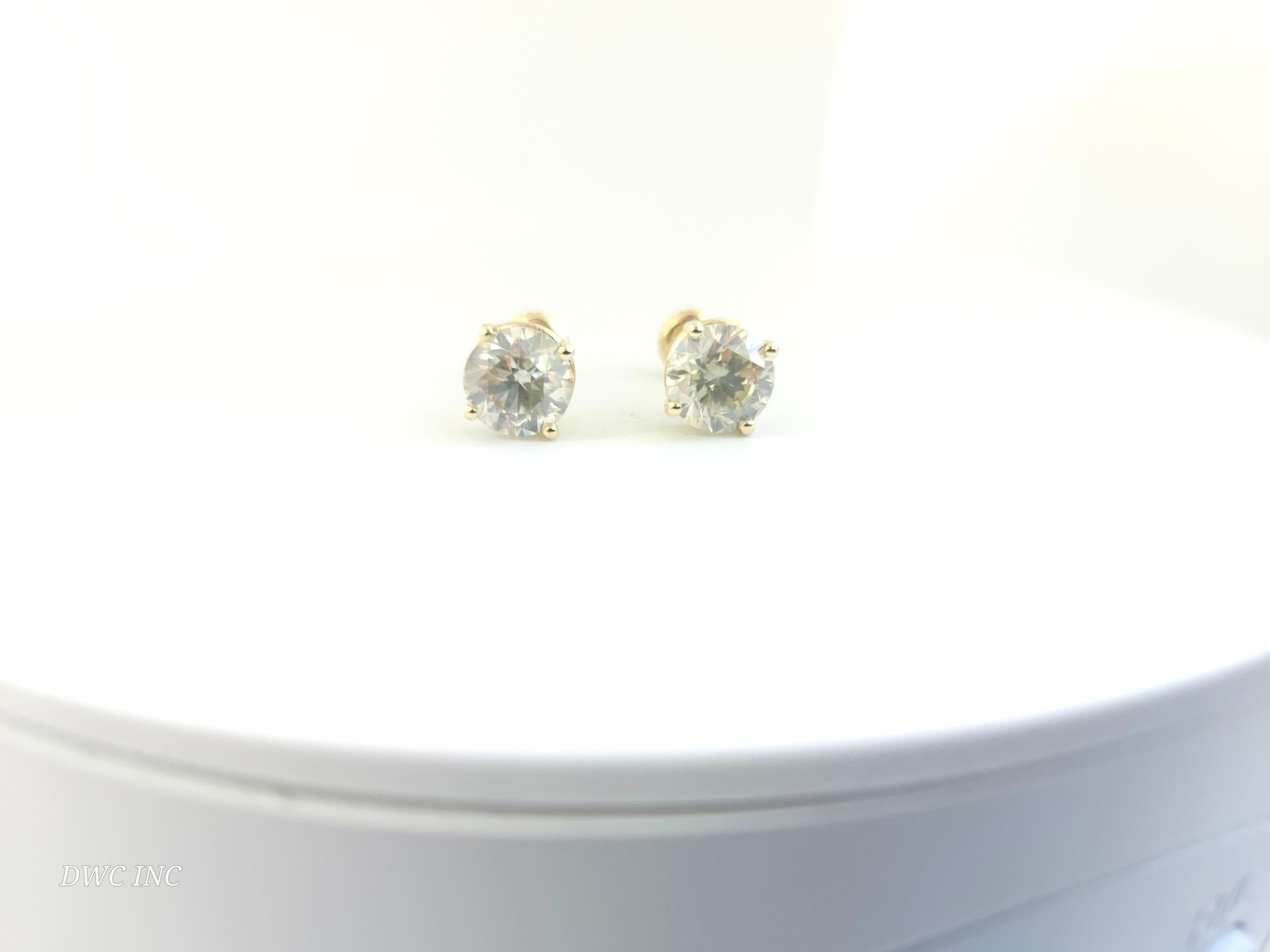 3.05 Ctw Natural Diamond Round Squareback Studs Yellow Gold For Sale 1