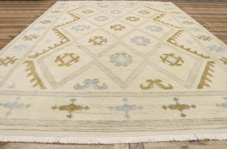 New Contemporary Moroccan Style Rug with Modern Style For Sale 2