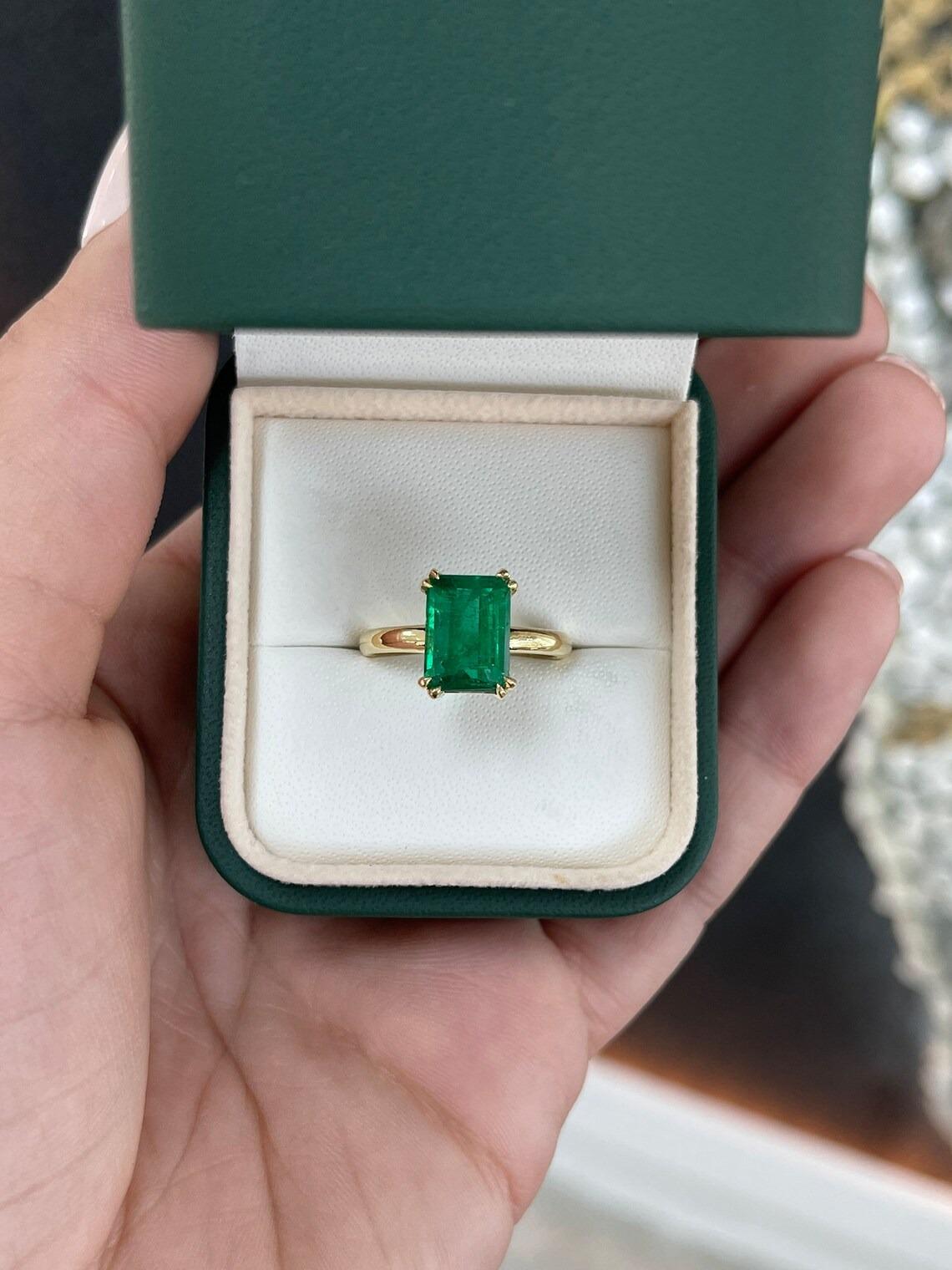 3.05ct AAA Vivid Green Zambian Emerald Cut Emerald Solitaire Prong Set Gold Ring For Sale 2