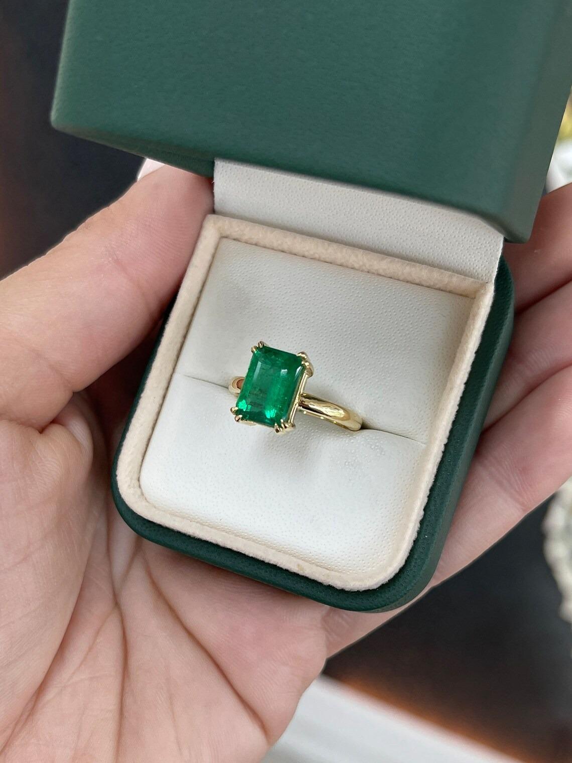 3.05ct AAA Vivid Green Zambian Emerald Cut Emerald Solitaire Prong Set Gold Ring For Sale 3