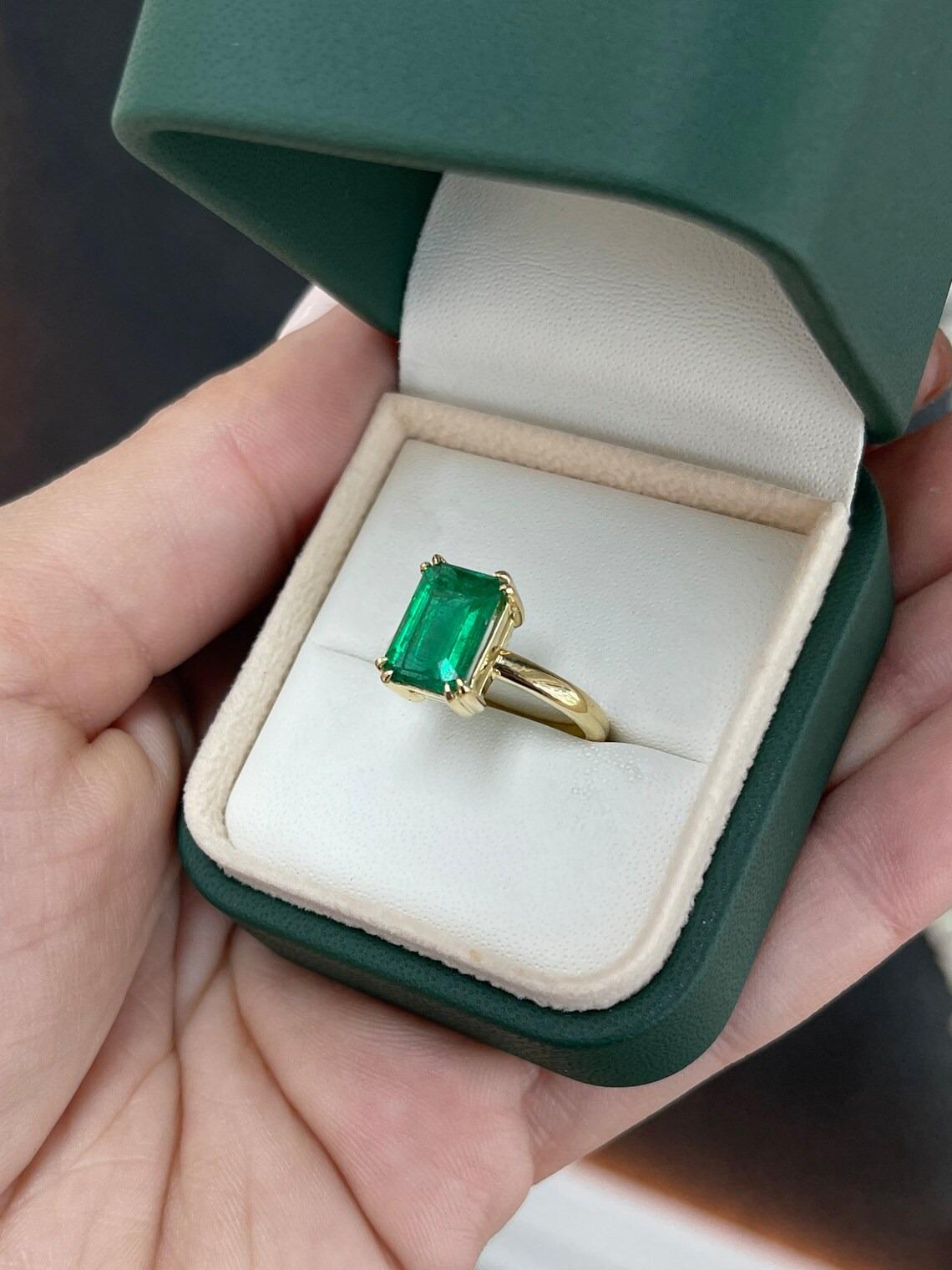 3.05ct AAA Vivid Green Zambian Emerald Cut Emerald Solitaire Prong Set Gold Ring For Sale 4
