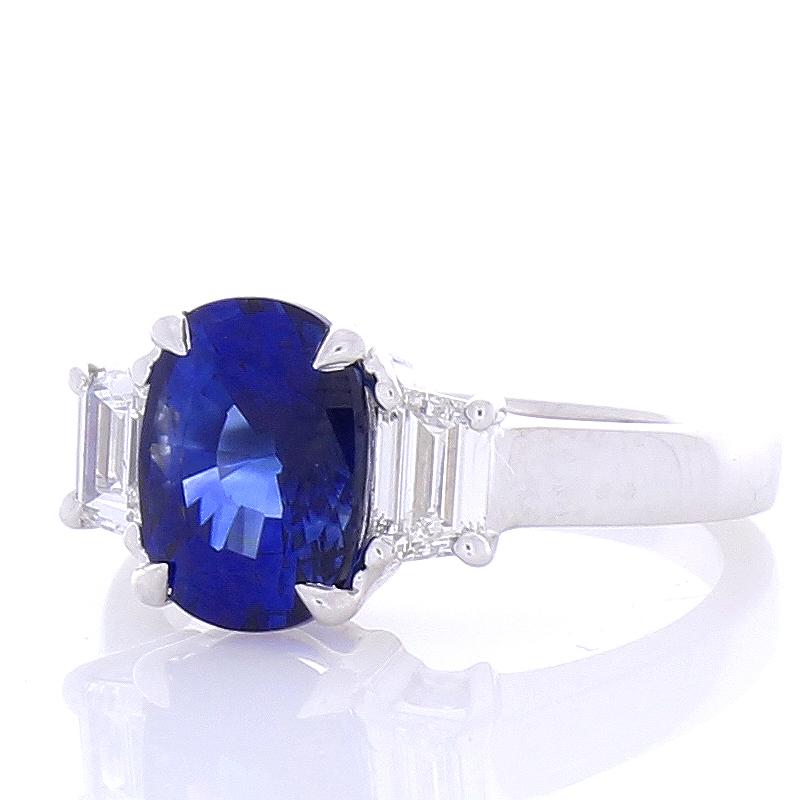 Contemporary 3.06 Carat Cushion Cut Blue Sapphire and Diamond Cocktail Ring in 18 Karat Gold