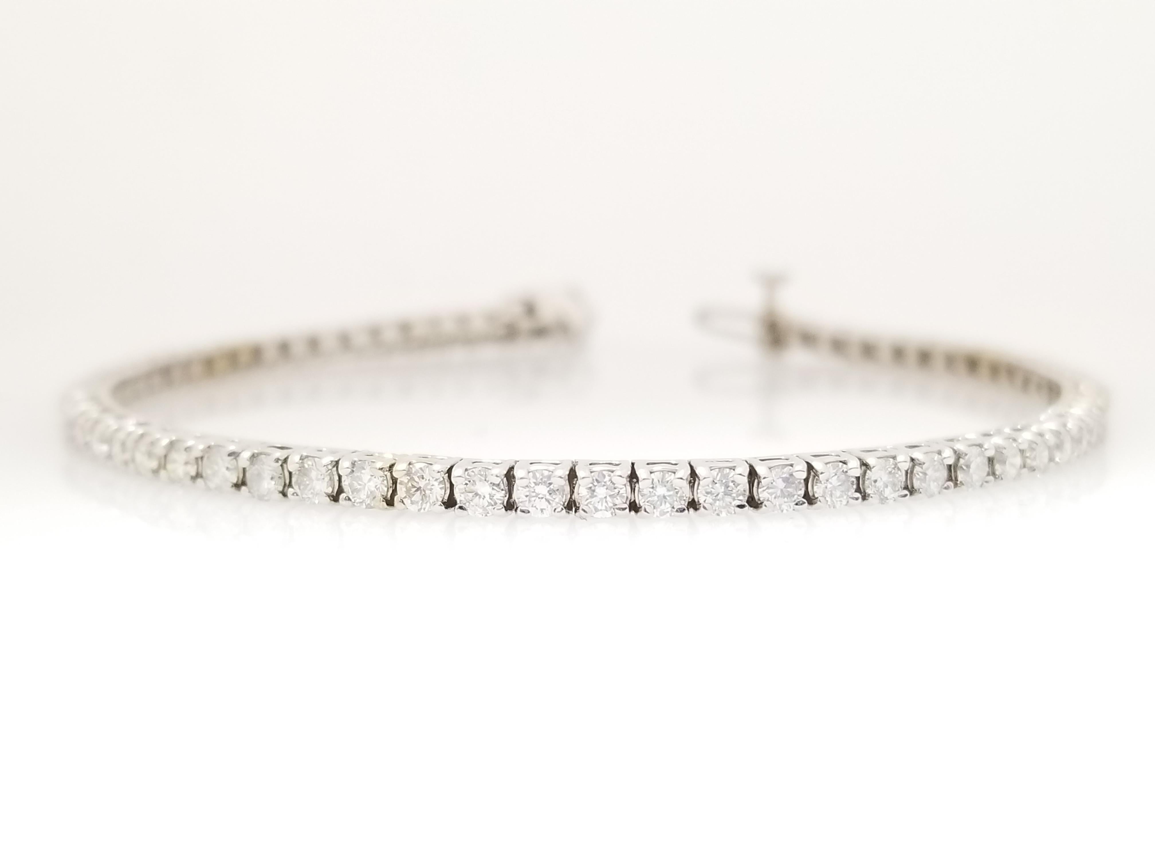 3.06 Carat Round Brilliant Cut Diamond Tennis Bracelet 14 Karat White Gold In New Condition In Great Neck, NY