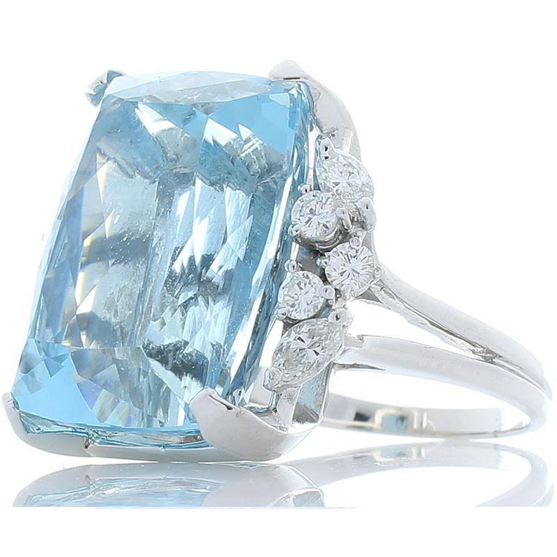 Contemporary 30.63 Carat Emerald Cut Aquamarine And Diamond Cocktail Ring In 18K White Gold