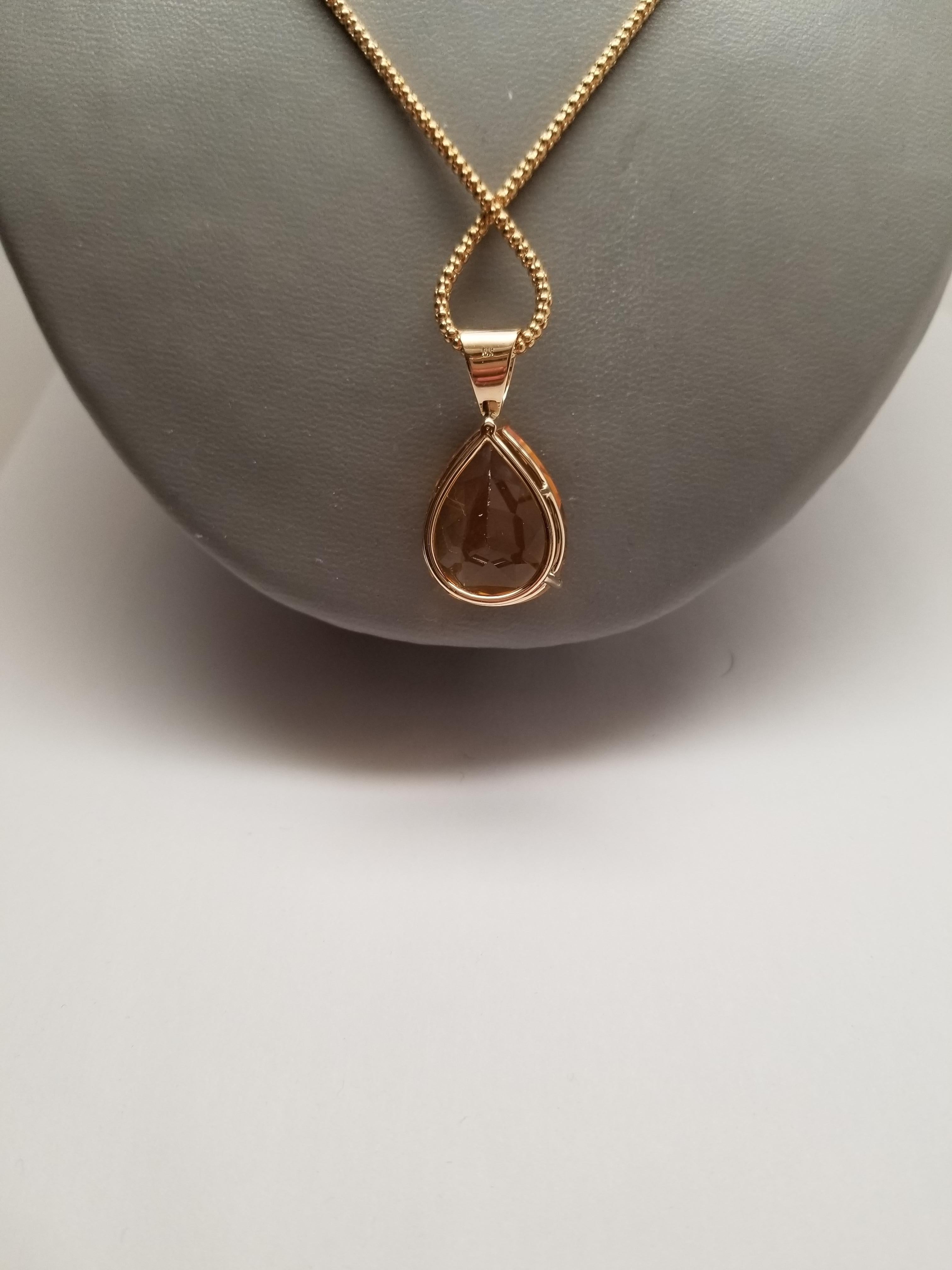 Taille poire NOUVEAU Pendentif GAL CERT en or 14 carats en forme de poire de couleur mandarine et citrine orange 30,65 carats en vente