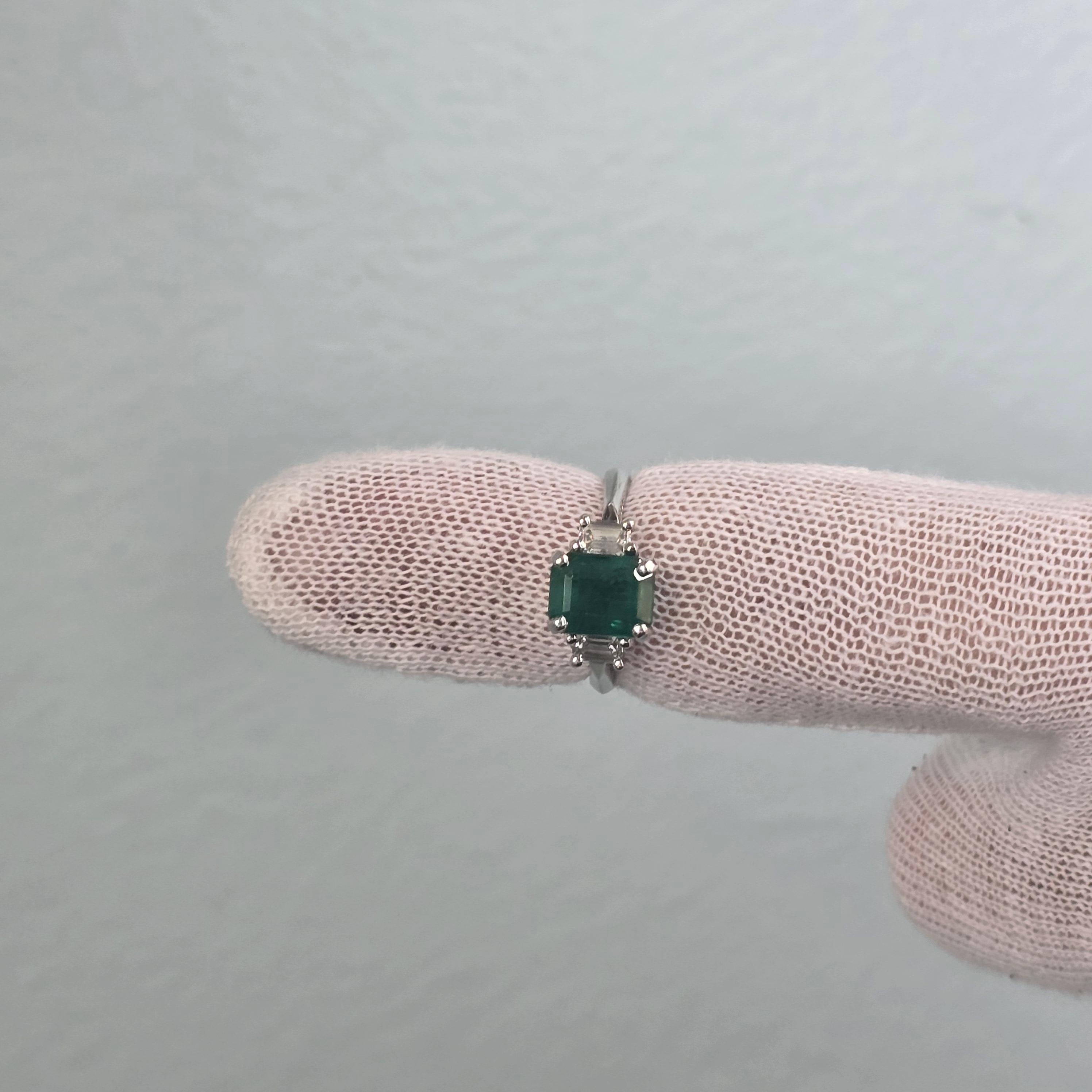 3.06ct Smaragd Diamant Ring Cocktail Diamant Ring mit großem Smaragd 18KT im Angebot 1