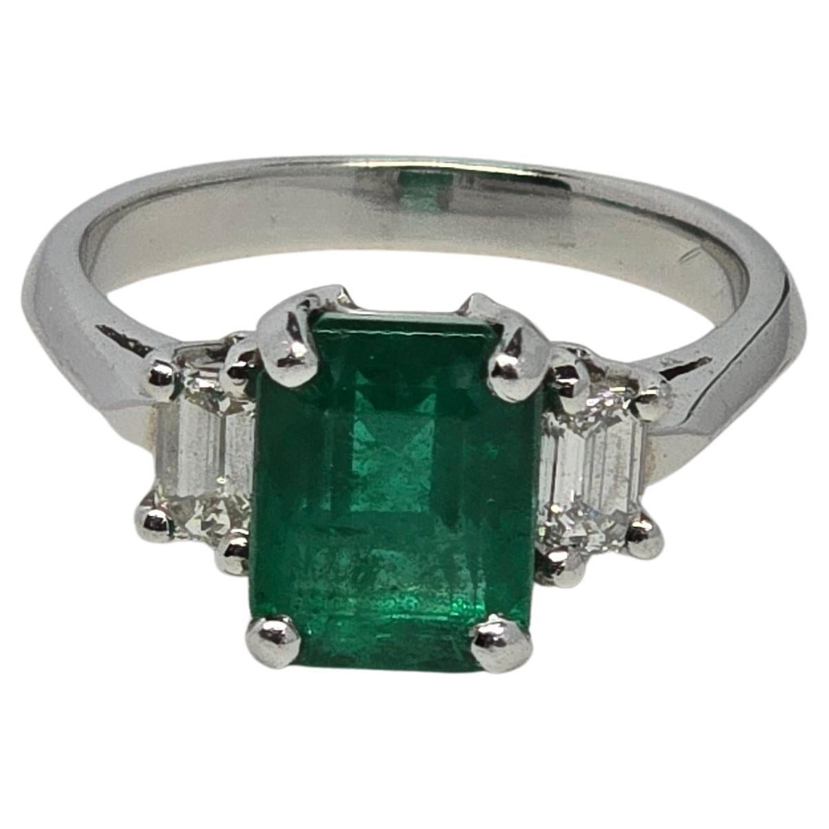 3.06ct Smaragd Diamant Ring Cocktail Diamant Ring mit großem Smaragd 18KT im Angebot