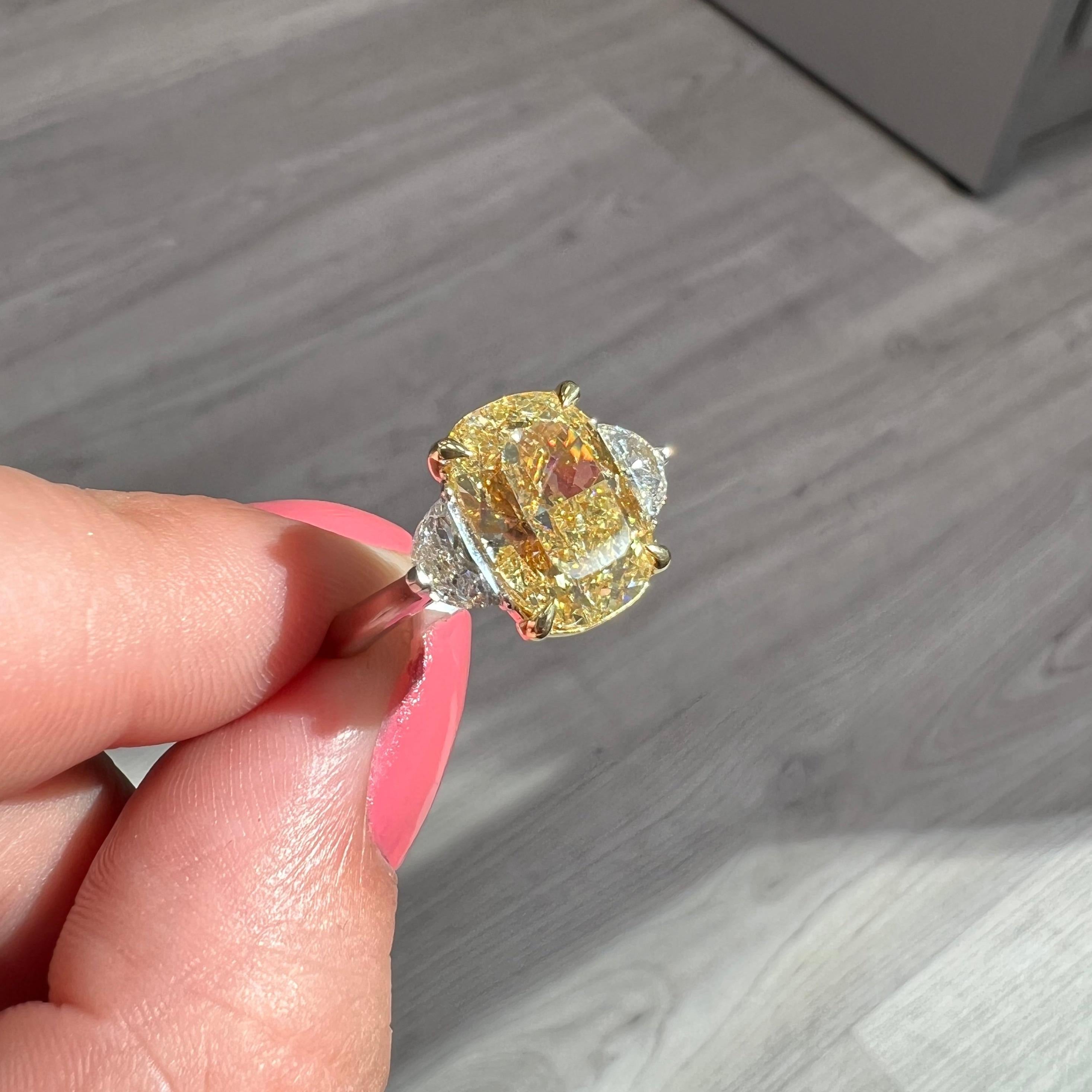 Cushion Cut 3.06ct GIA Fancy Yellow Elongated Cushion Diamond Ring For Sale