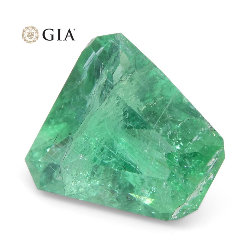 3.06ct Shield Emerald GIA Certified Ethiopian F1/Minor For Sale 5