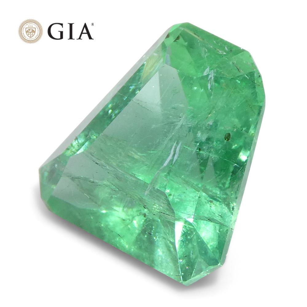 3.06ct Shield Emerald GIA Certified Ethiopian F1/Minor For Sale 5