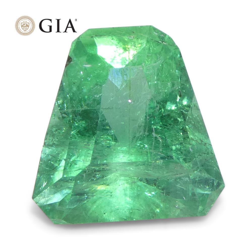 3.06ct Shield Emerald GIA Certified Ethiopian F1/Minor For Sale 6