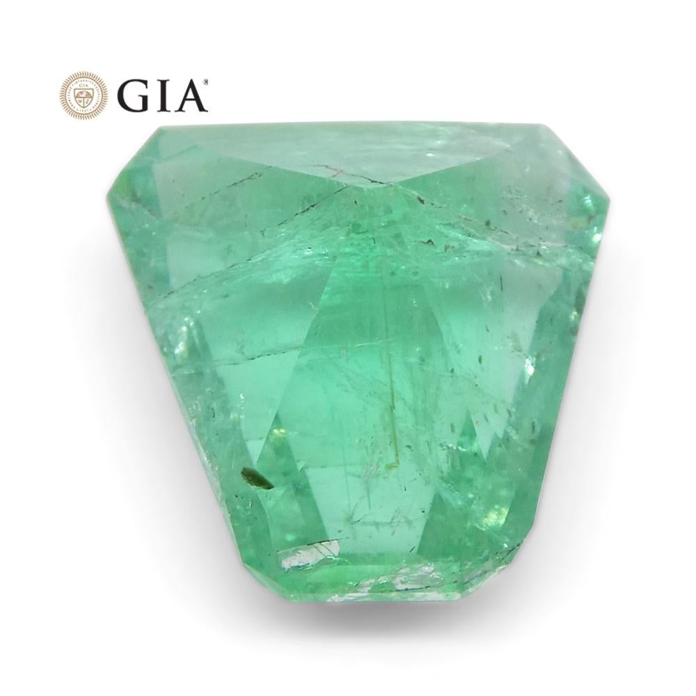 3.06ct Shield Emerald GIA Certified Ethiopian F1/Minor For Sale 7