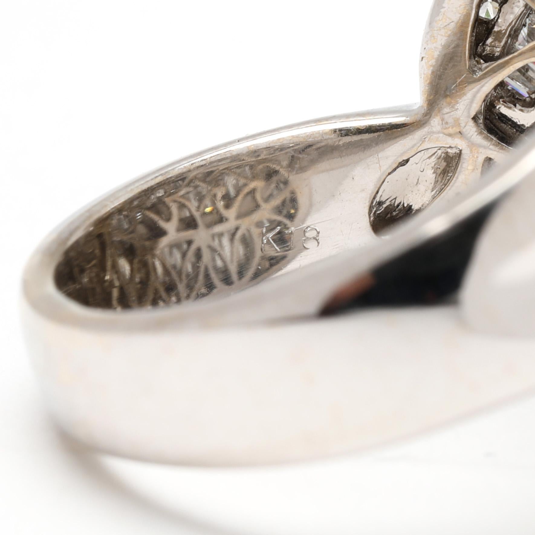 3.06ctw Diamond Twisted Statement Ring, 18k White Gold, Ring Size 8 For Sale 2