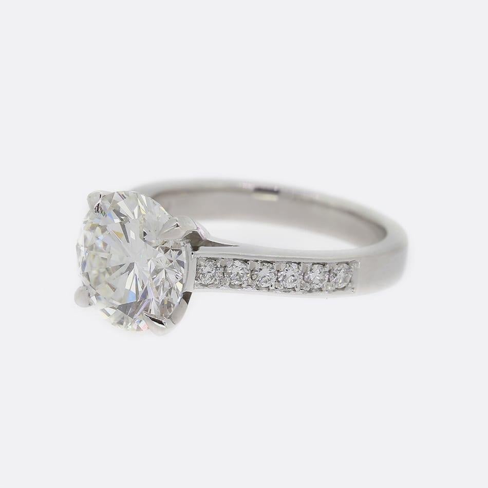 Anillo de compromiso solitario con diamante de 3.07 quilates Corte brillante en venta