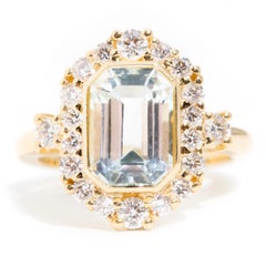3.07 Carat Emerald Cut Aquamarine and Diamond 18 Carat Yellow Gold Cluster Ring