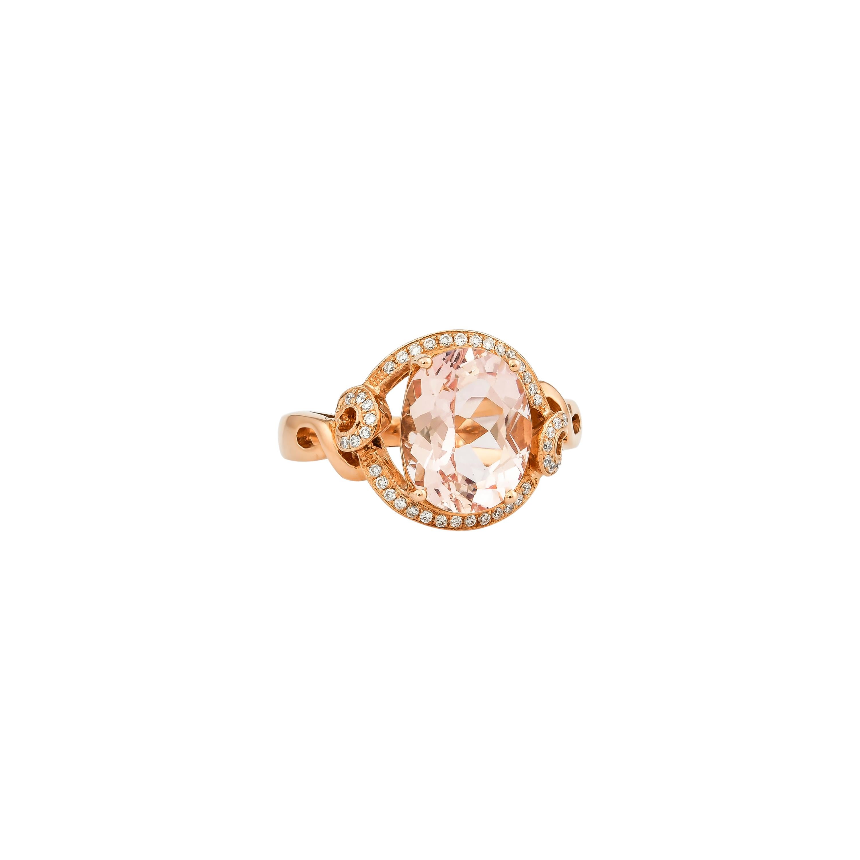 Diese Kollektion bietet eine Reihe von prächtigen Morganiten! Diese Ringe aus Roségold sind mit weiteren Morganiten und Diamanten verziert und haben ein klassisches, aber elegantes Aussehen. 

Klassischer Morganit-Ring aus 18 Karat Roségold mit