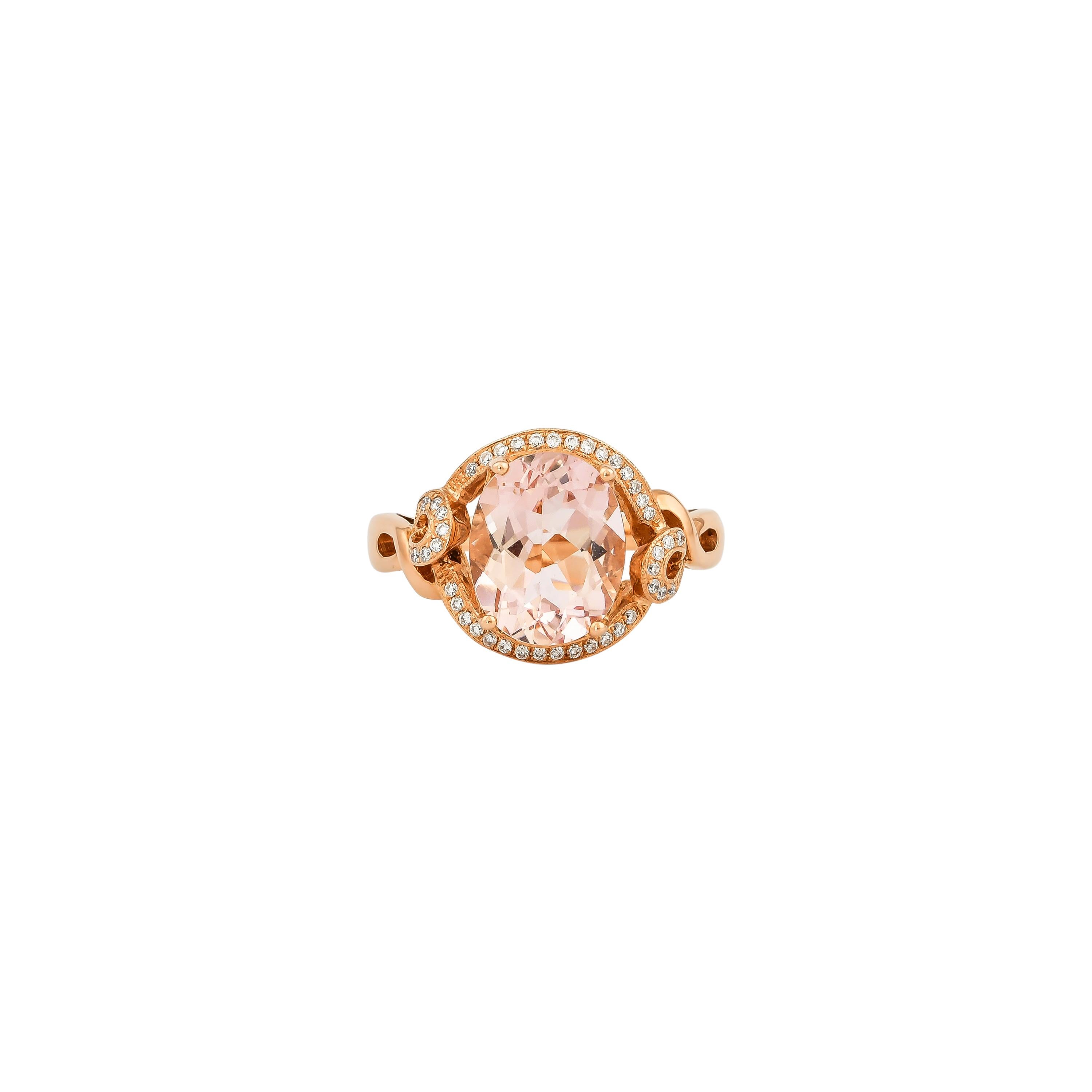 Contemporain Bague en or rose 18 carats avec morganite et diamants de 3,07 carats. en vente