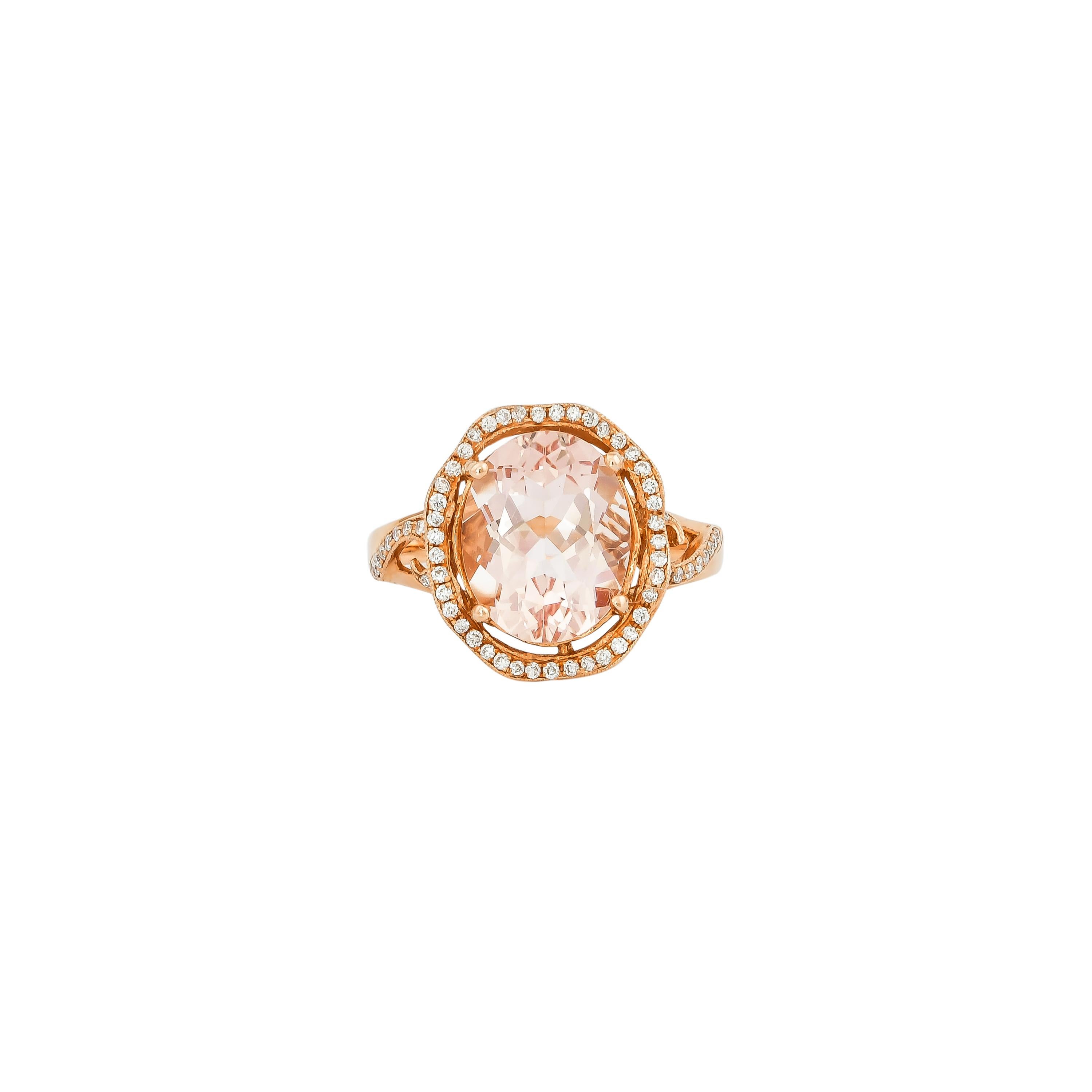 Contemporary 3.07 Carat Morganite and Diamond Ring in 18 Karat Rose Gold For Sale