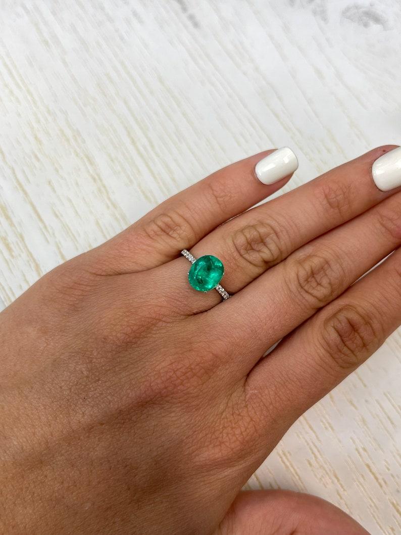 3.07 Quilates Esmeralda Verde Colombiana Muzo Talla Oval - Gema Natal de Mayo en venta 2