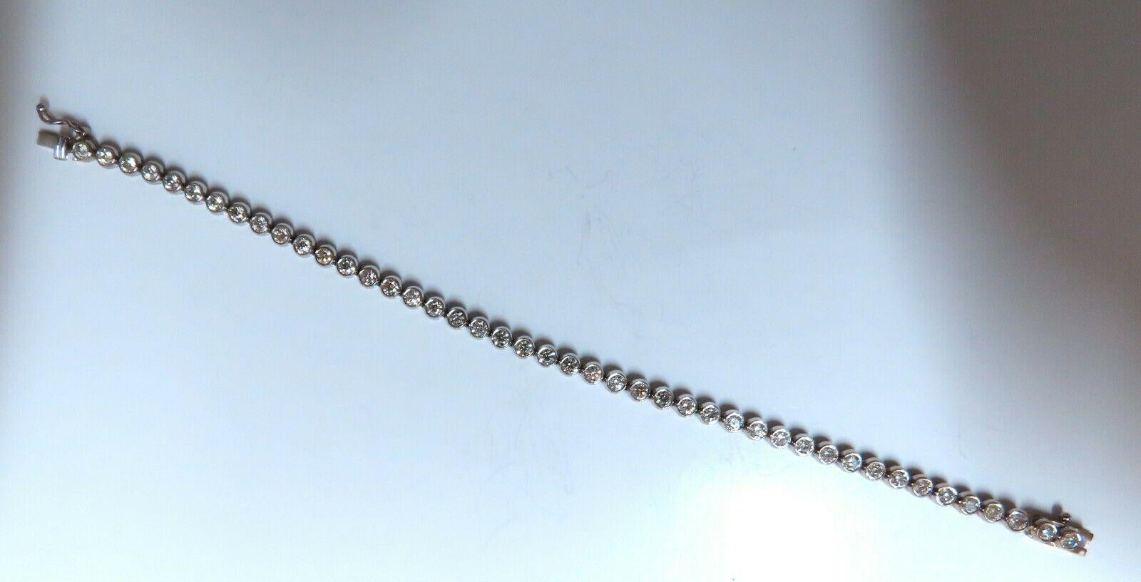 3.07 Carat Natural Round Diamonds Tubular Flush Link Tennis Bracelet 14kt In New Condition For Sale In New York, NY