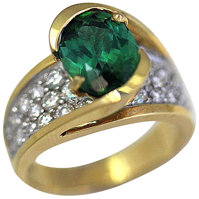 3.07 Carat Oval Green Tourmaline, 1.00 CT Diamonds, 18k Yellow Cocktail Ring For Sale