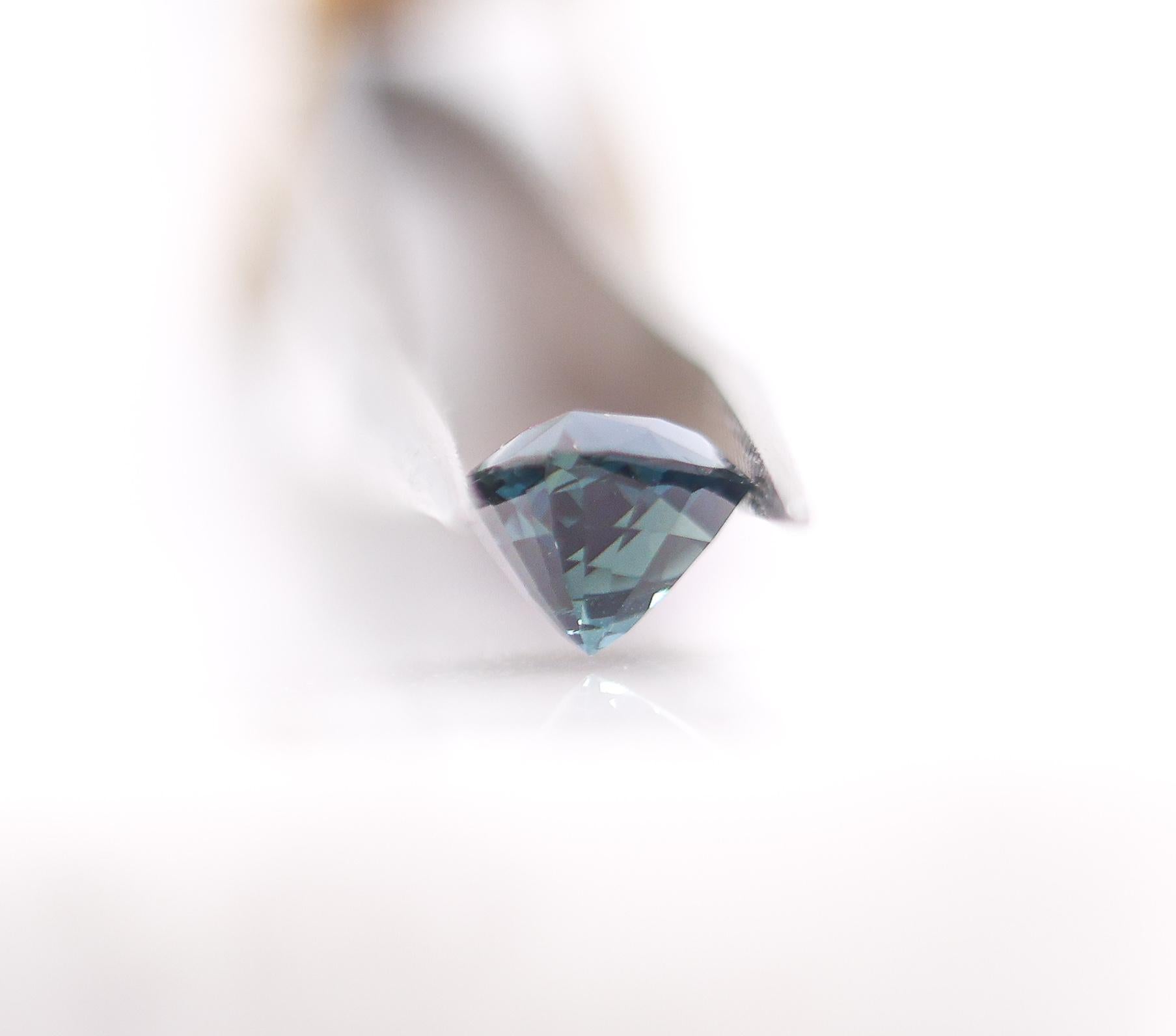 Saphir paon en forme de poire de 3,07 carats, pierre précieuse non sertie, 8 x 6 mm Neuf - En vente à Columbus, OH