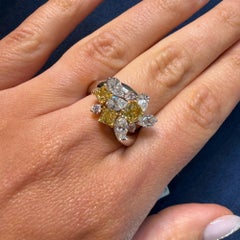 3,07 Karat Gelber Kissen Pink Diamond Weißer Diamant in Platin 18K Gold Cluster Ring