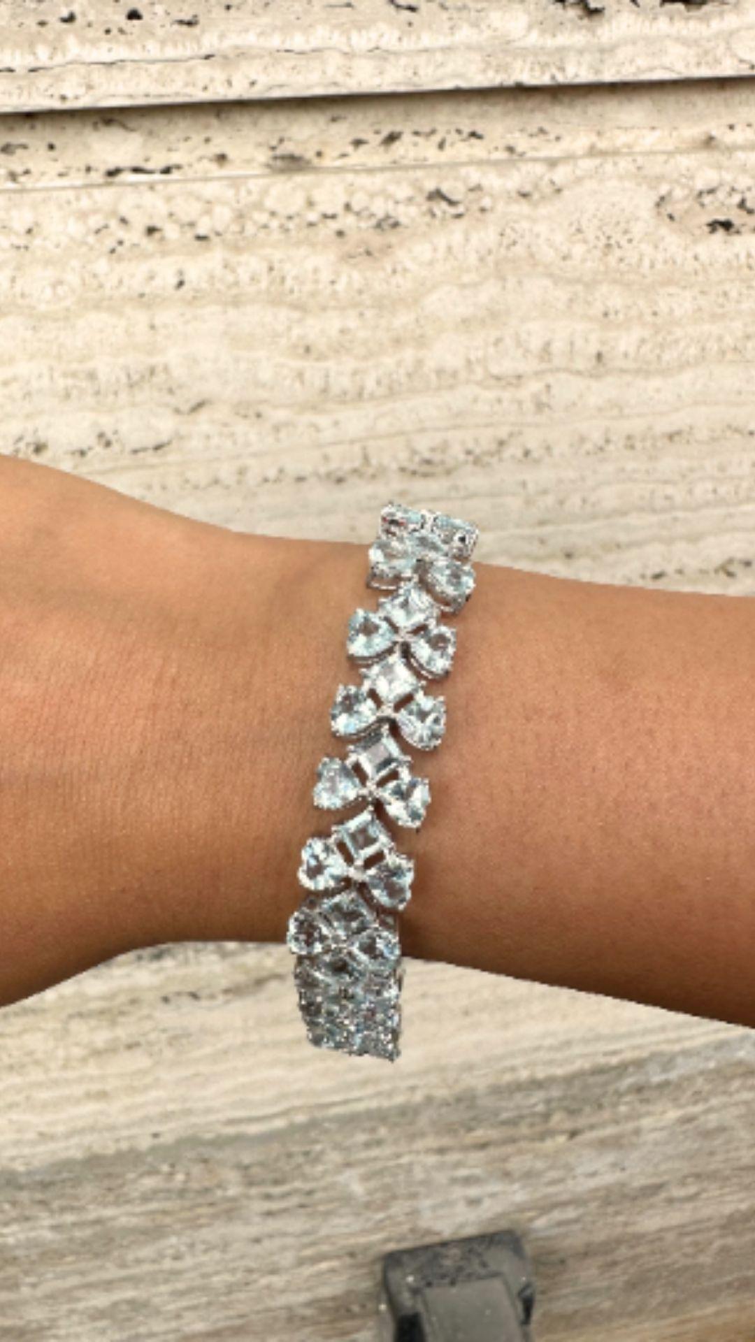 30.7 Carats Aquamarine Wide Bracelet Handcrafted in 925 Sterling Silver In New Condition For Sale In Houston, TX