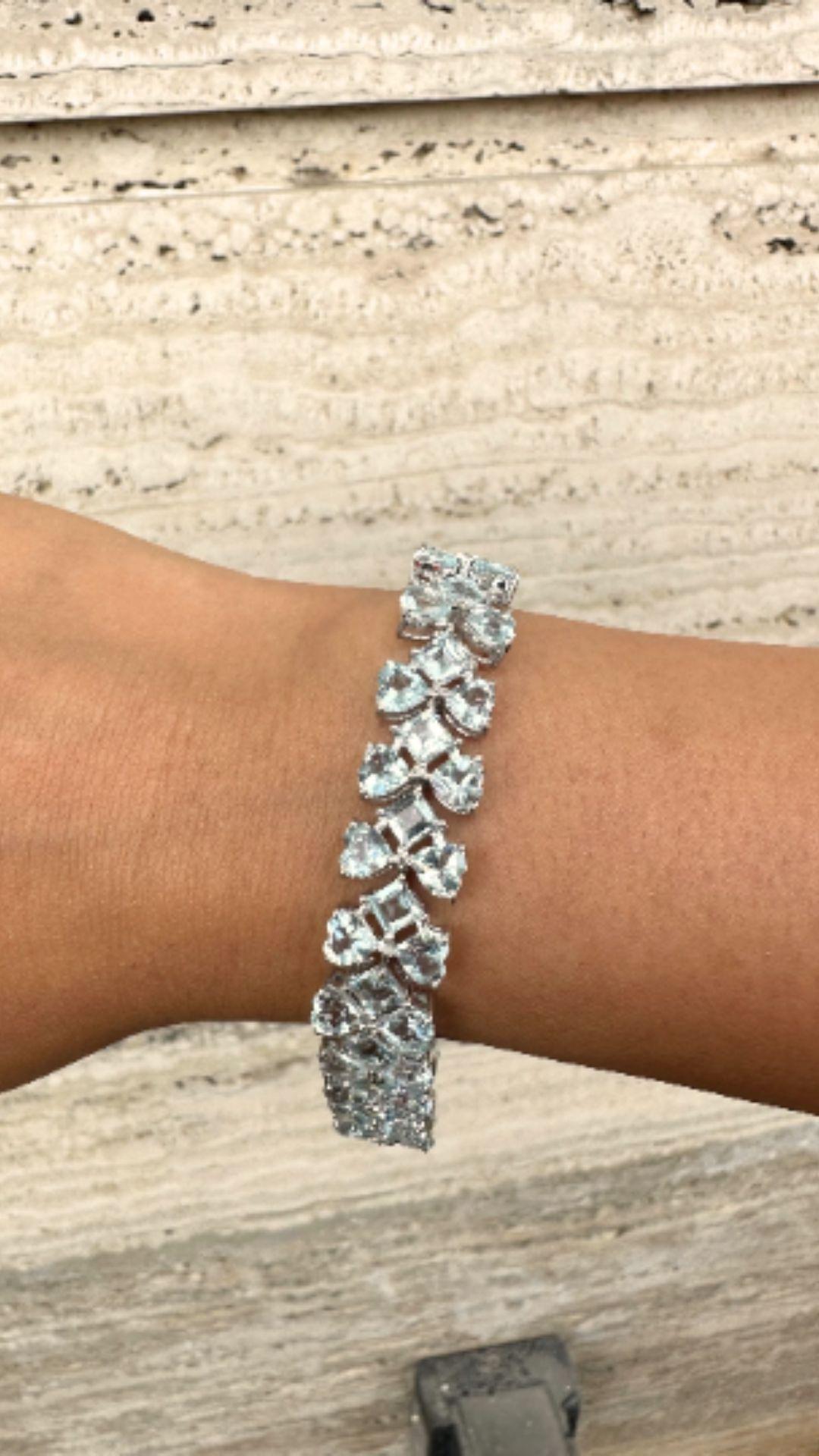 30.7 Carats Aquamarine Wide Bracelet Handcrafted in 925 Sterling Silver for Her In New Condition For Sale In New York, NY