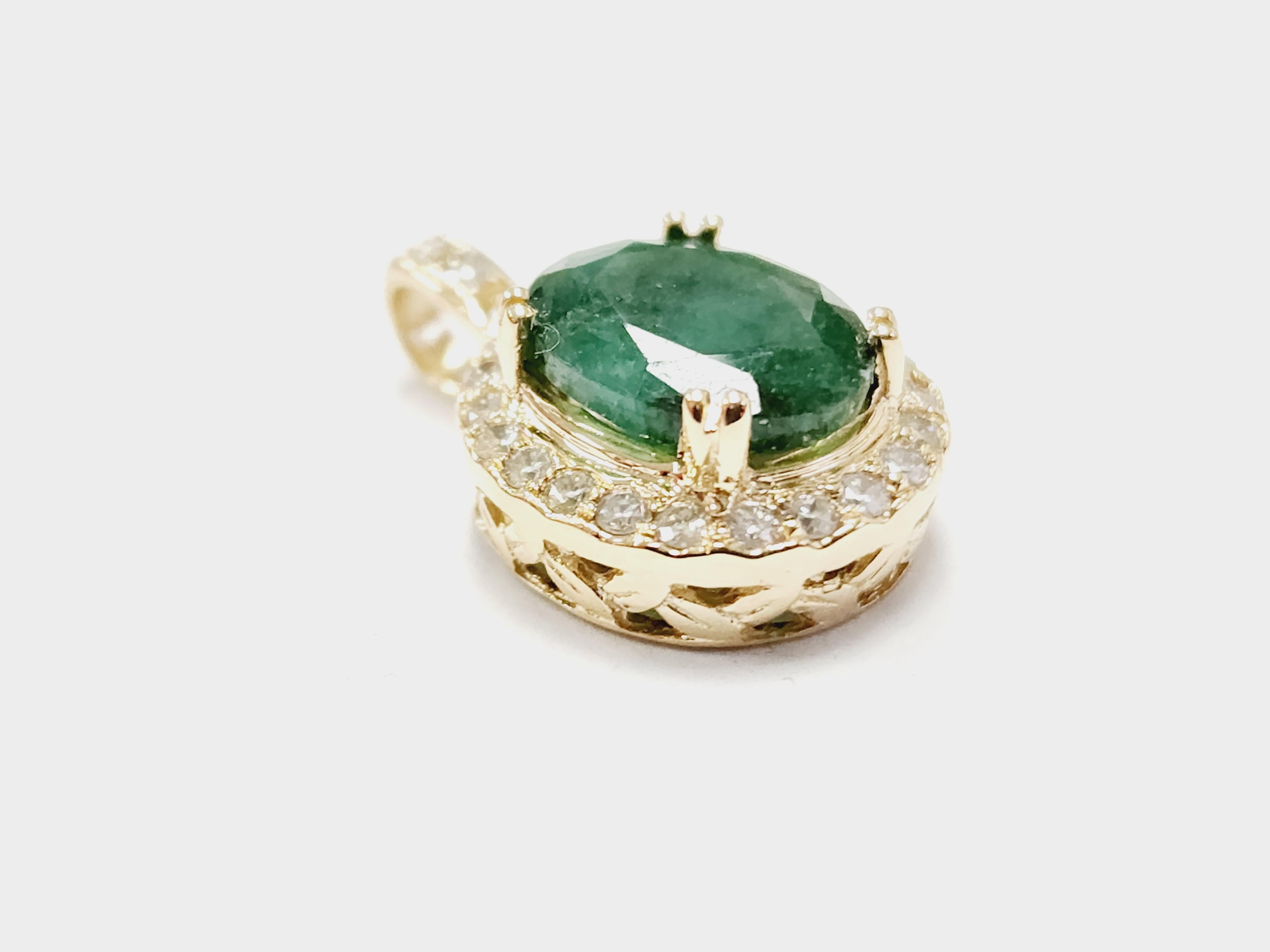 3.55 Carats Natural Emerald Diamond Pendant Yellow Gold 14 Karat In New Condition For Sale In Great Neck, NY