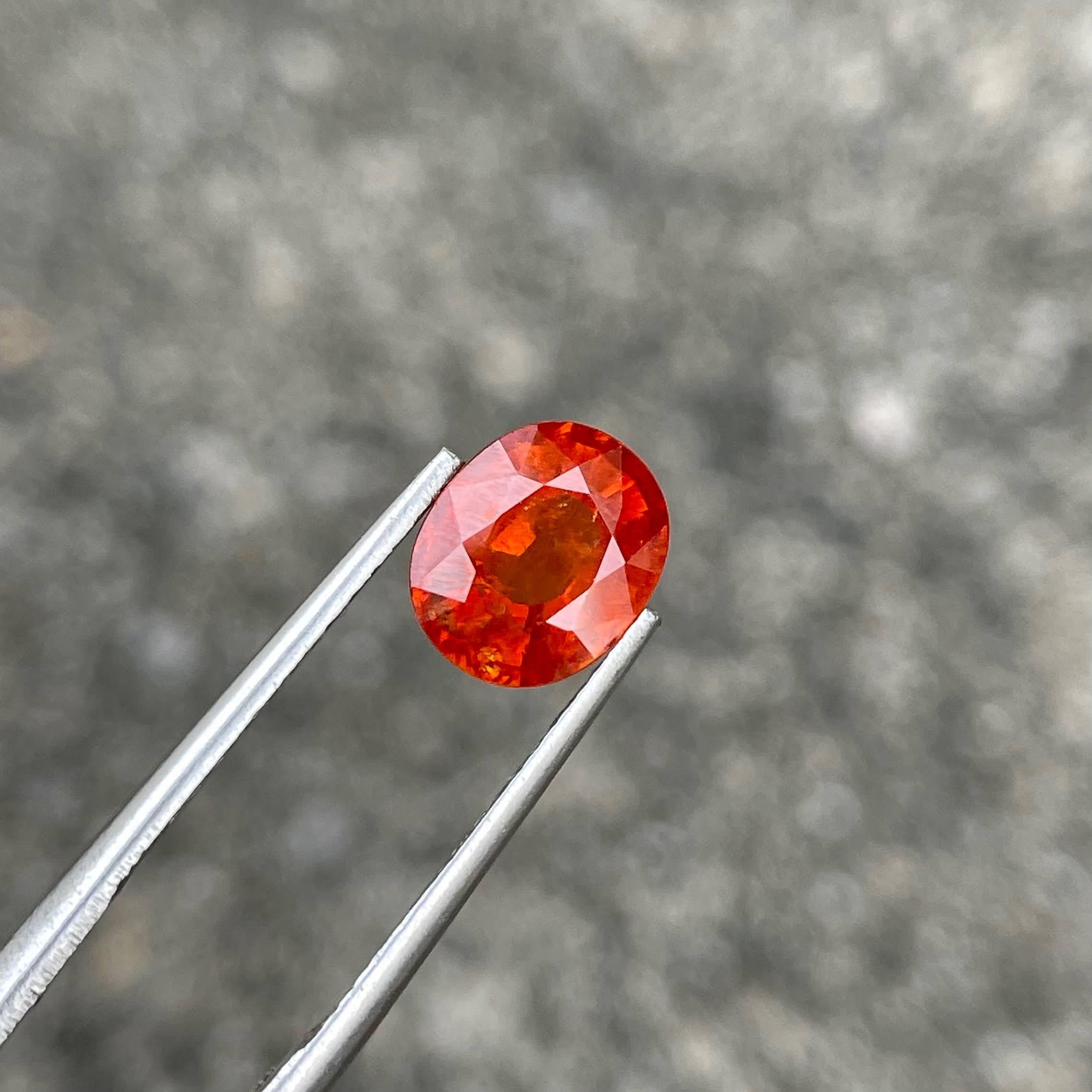Moderno 3,07 carati di granato rosso spessartite pietra taglio ovale gemma naturale nigeriana in vendita