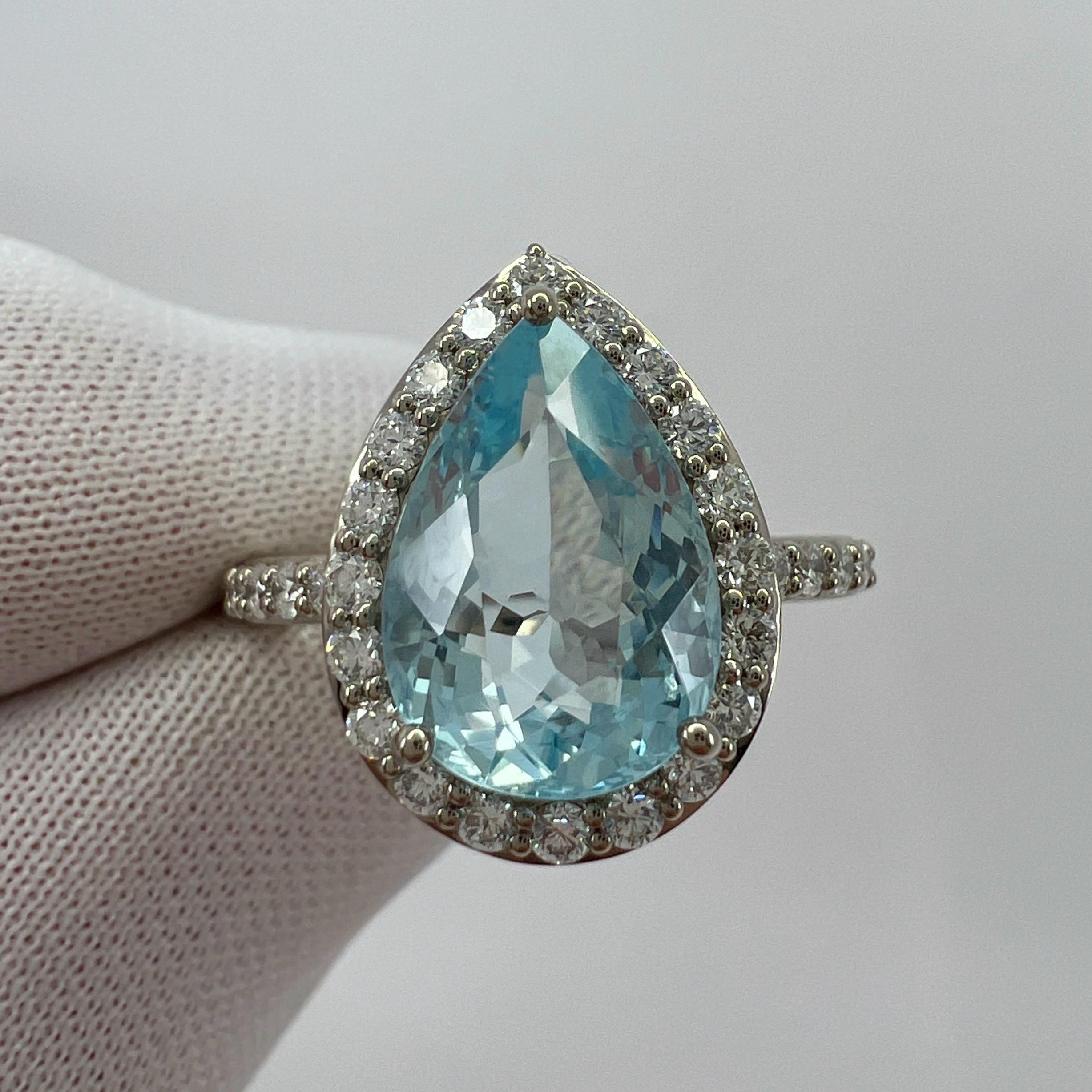 Bague halo en or blanc 18 carats, diamants et aigue-marine bleue fine taille poire de 3,07 carats en vente 3