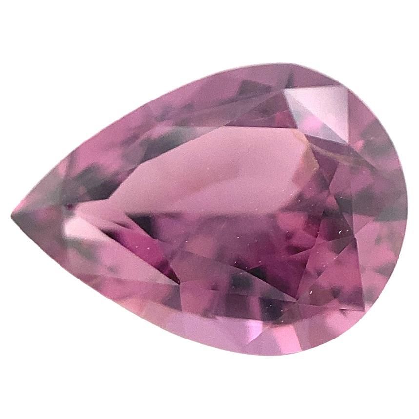 Descrizione:

Tipo di gemma: Spinello 
Numero di pietre: 1
Peso: 3,07 carati
Misure: 11,14 x 8,33 x 5,20 mm
Forma: A pera
Stile di taglio Corona: Taglio brillante
Padiglione Stile di Taglio: Taglio a gradini 
Trasparenza: Trasparente
Chiarezza: