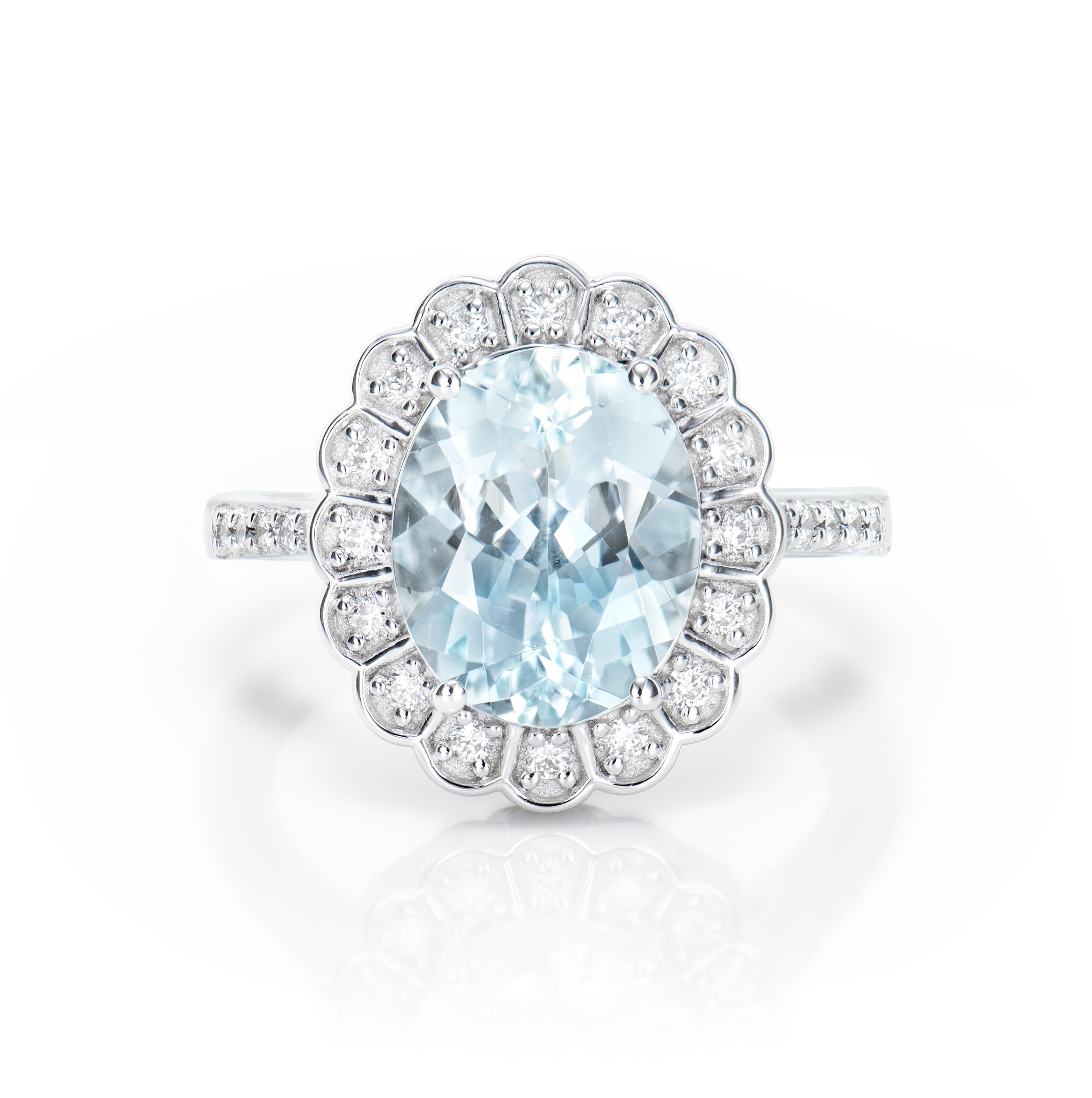 Contemporary 3.08 Carat Aquamarine Elegant Ring in 18 Karat White Gold with White Diamond For Sale