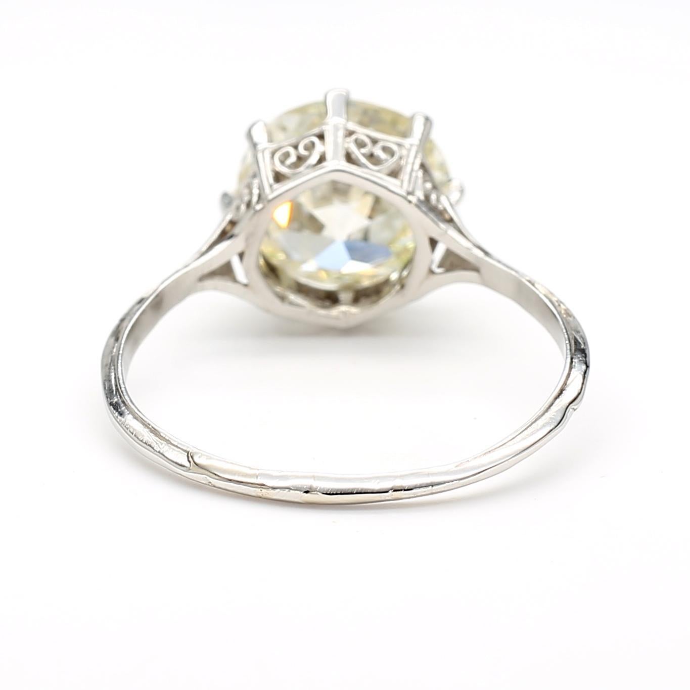 Round Cut 3.08 Carat Diamond Platinum Ring For Sale