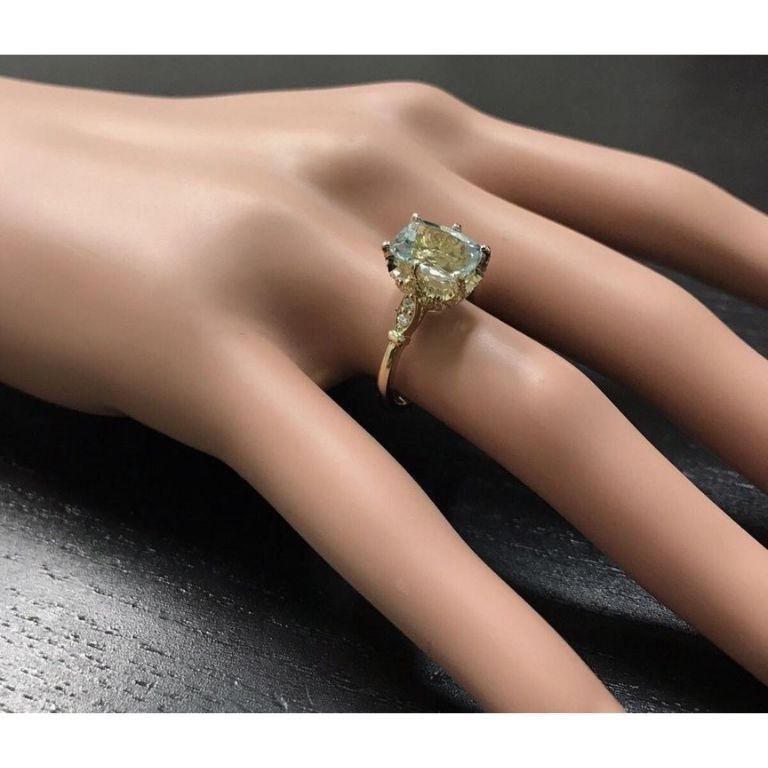 3.08 Carat Impressive Natural Aquamarine and Diamond 14 Karat Yellow Gold Ring For Sale 1