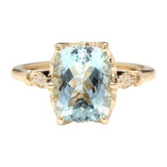 3.08 Carat Impressive Natural Aquamarine and Diamond 14 Karat Yellow Gold Ring