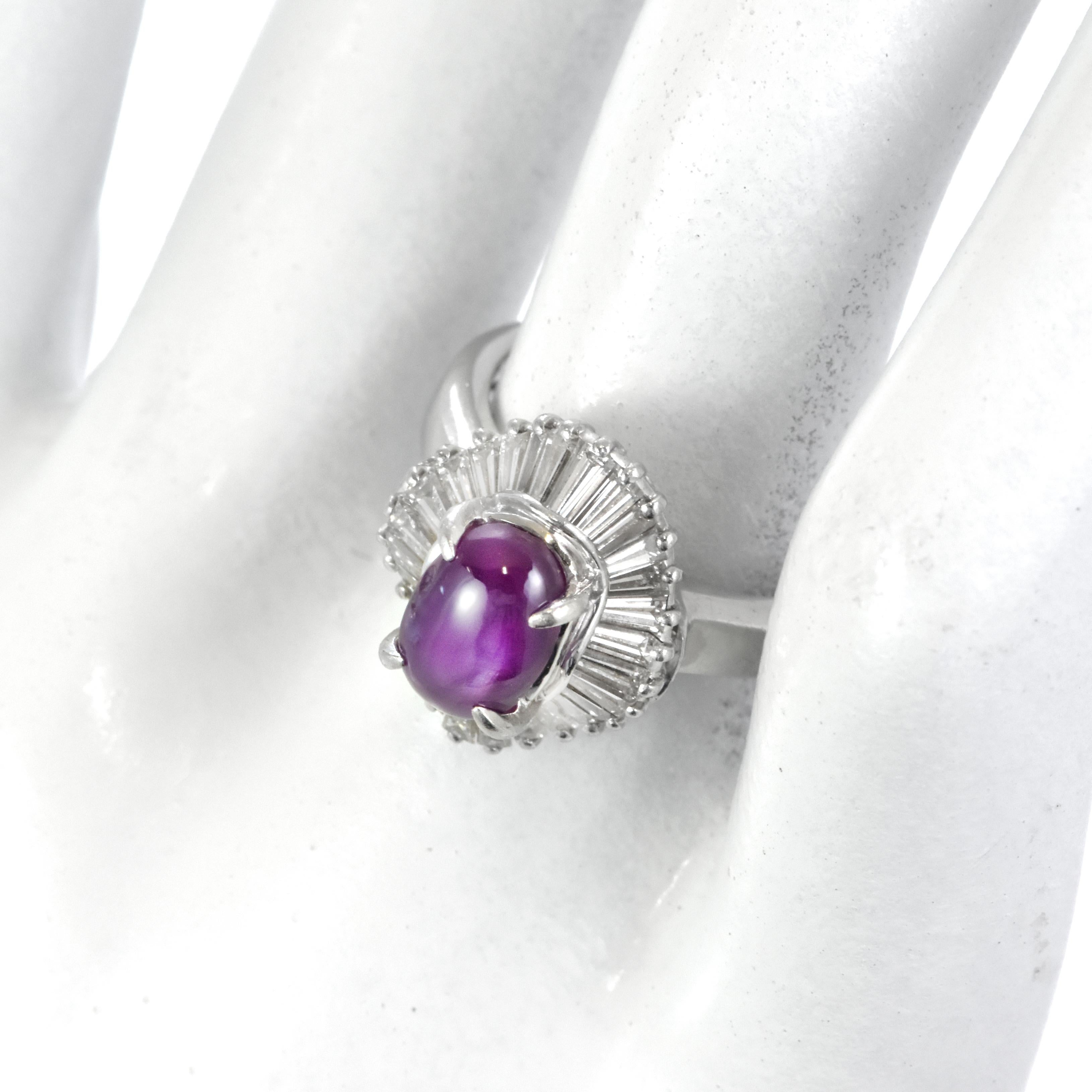 Moderno Anello con diamante e rubino naturale da 3,08 carati realizzato in platino in vendita