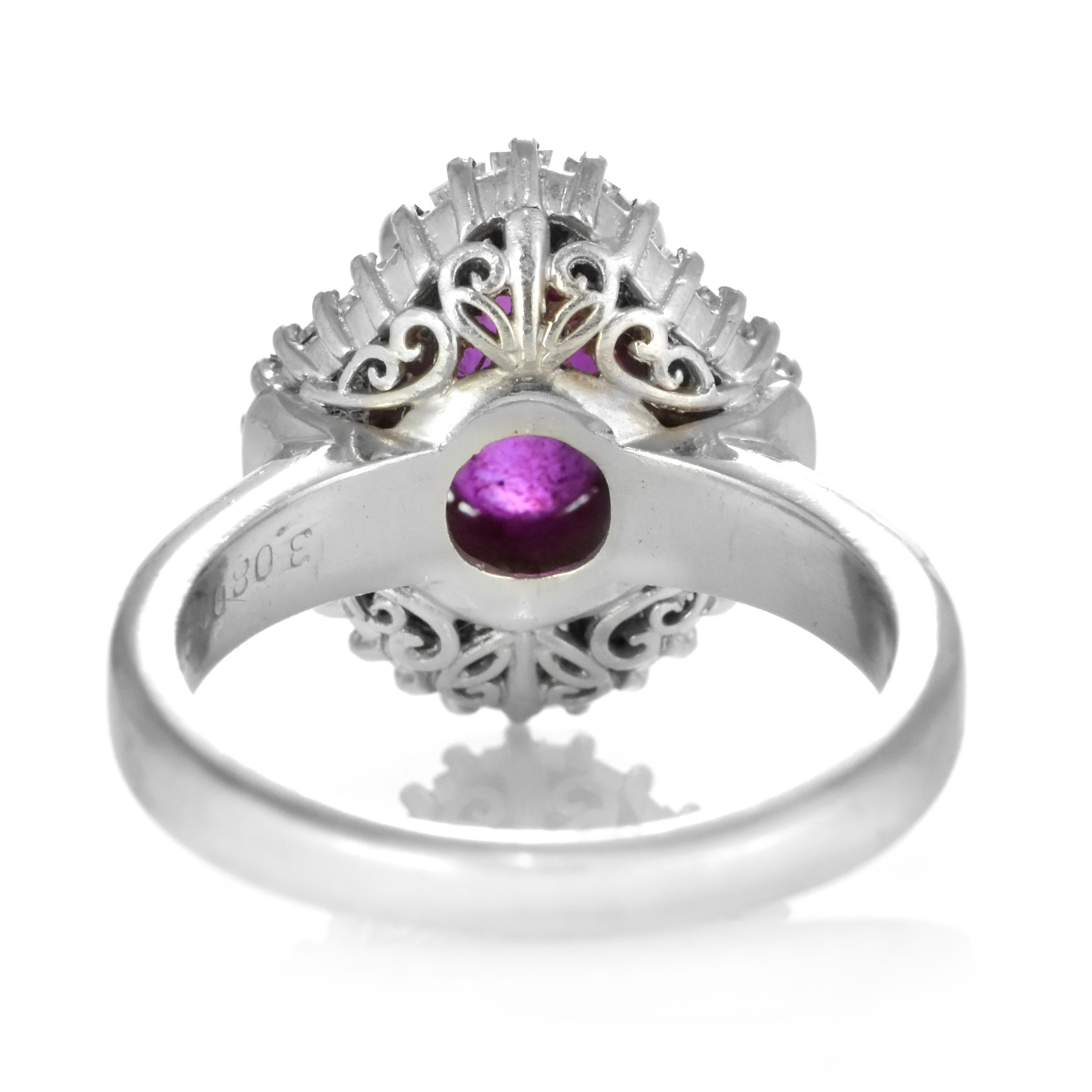 Anello con diamante e rubino naturale da 3,08 carati realizzato in platino in vendita 1