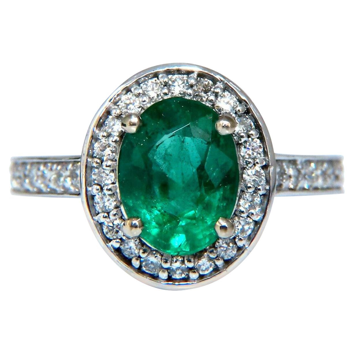 Bague halo en or 14 carats avec diamants et émeraudes naturelles vert vif de 3,08 carats