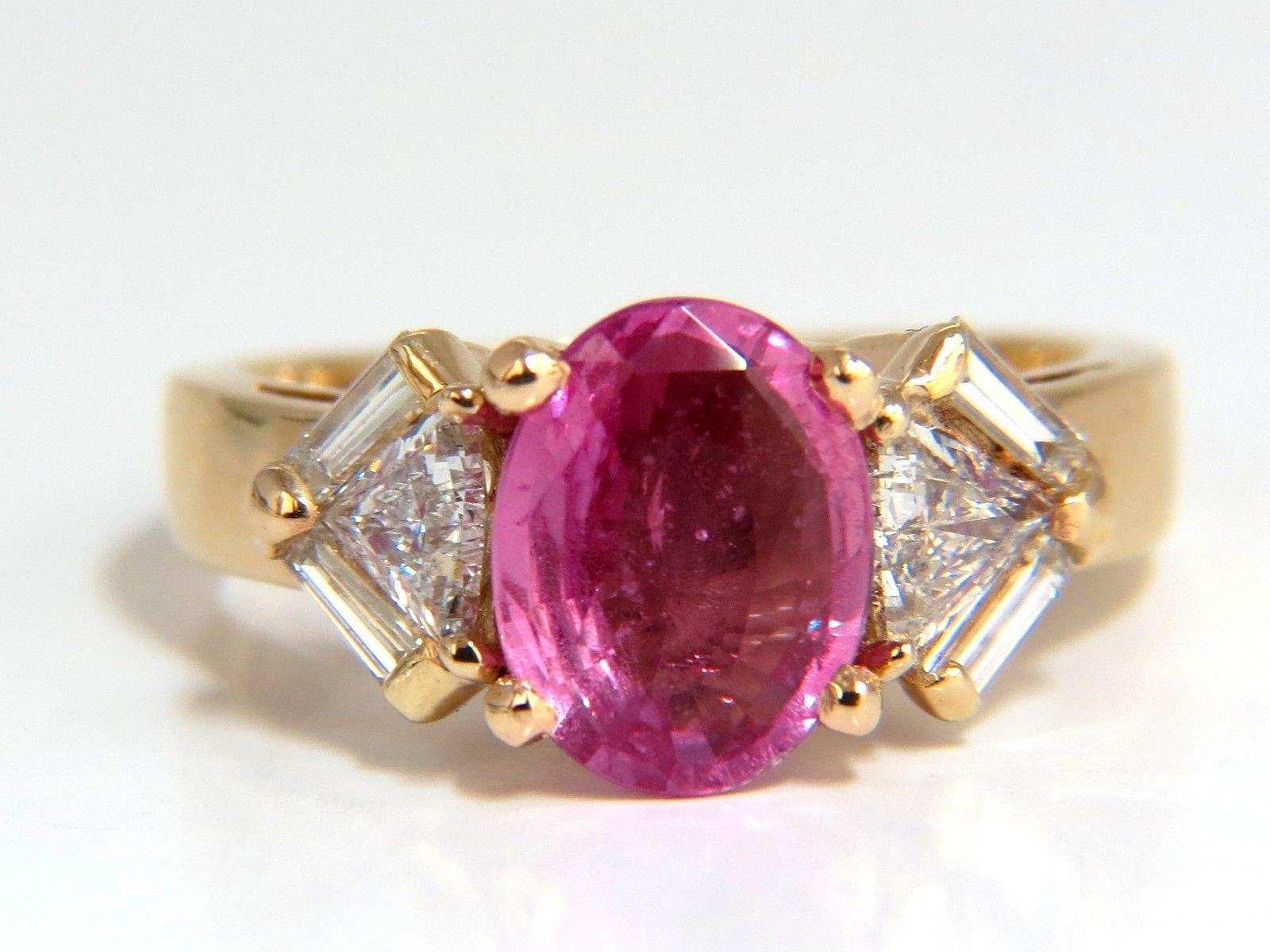 3.08 Carat Natural Vivid Pink Oval Sapphire Trilliant Diamonds Ring 14 Karat 1