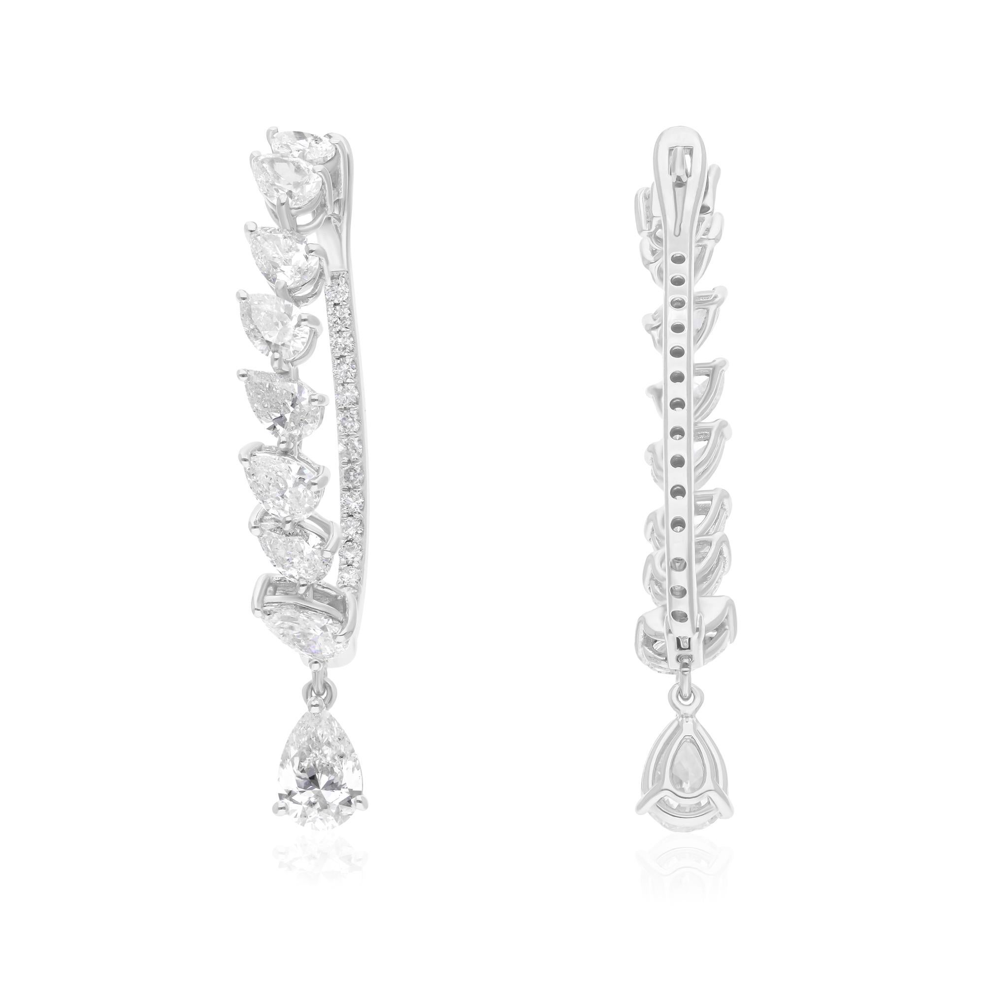 Diese exquisiten Creolen mit insgesamt 3,08 Karat Diamanten im Birnen- und runden Brillantschliff verleihen Ihrem Ensemble einen Hauch von raffiniertem Glitzern. Diese fachmännisch aus 14 Karat Weißgold gefertigten Ohrringe sind eine perfekte