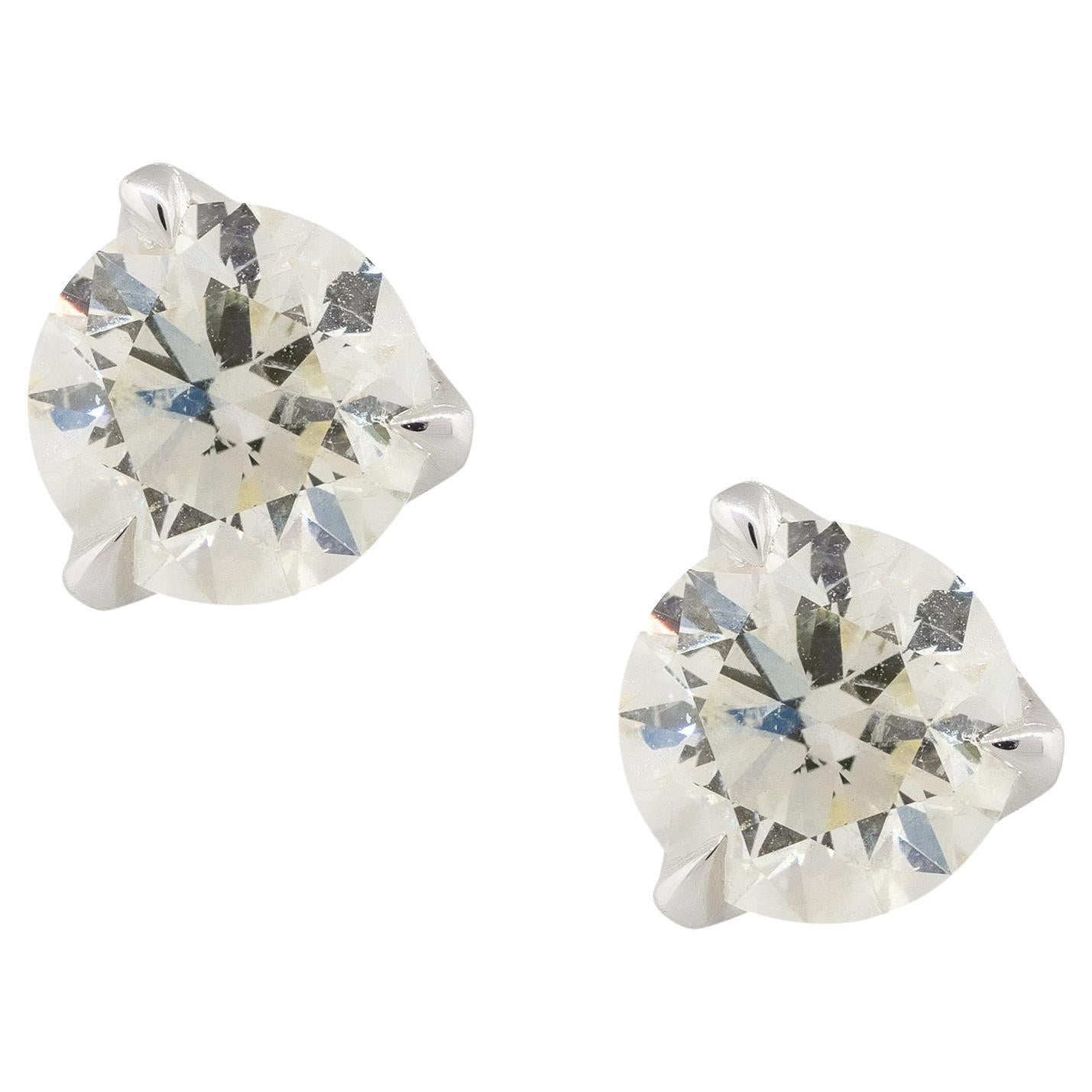 3.08 Carat Round Brilliant Diamond Stud Earrings 18 Karat in Stock For Sale